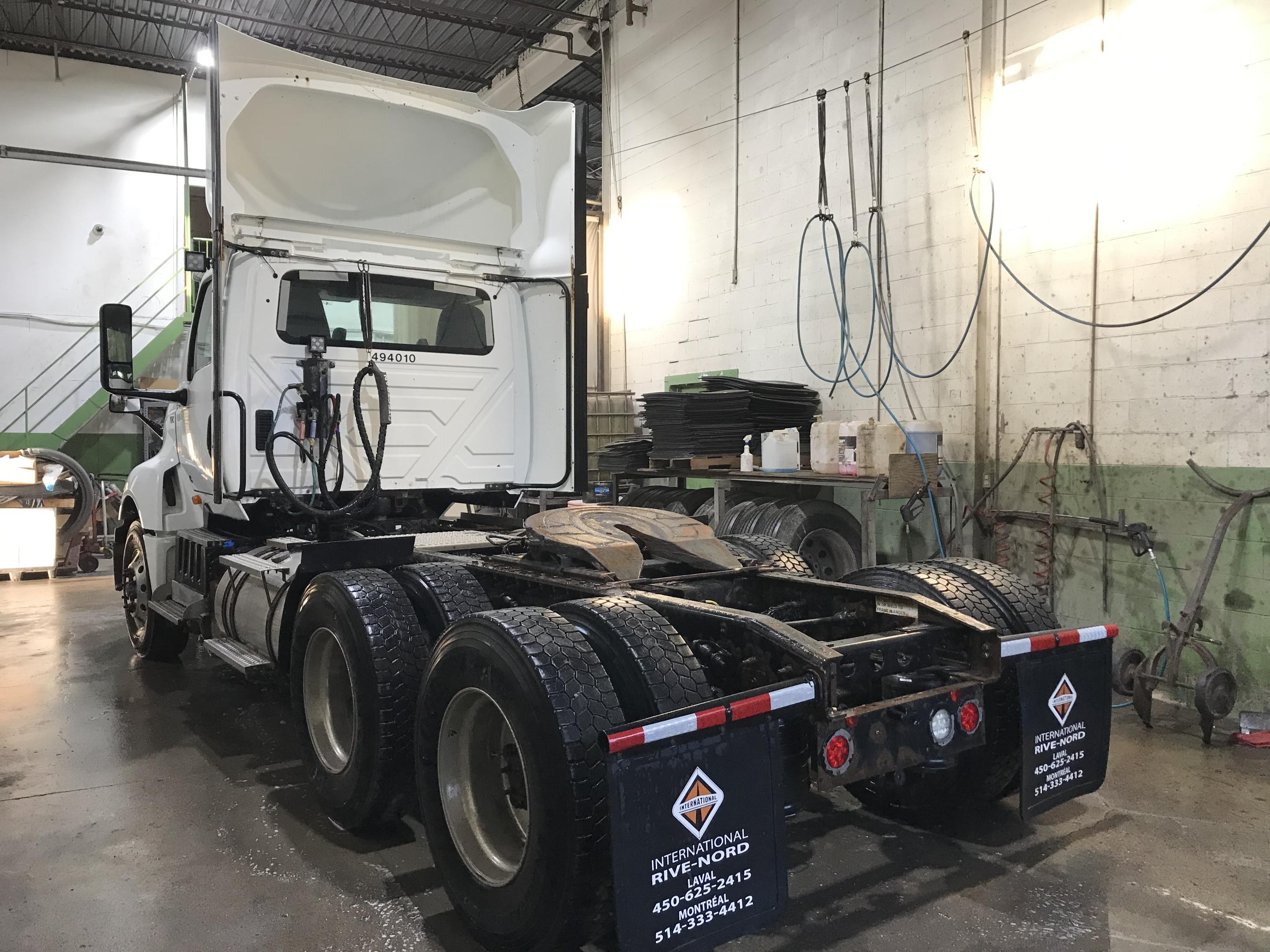 2019 International LT625 Daycab