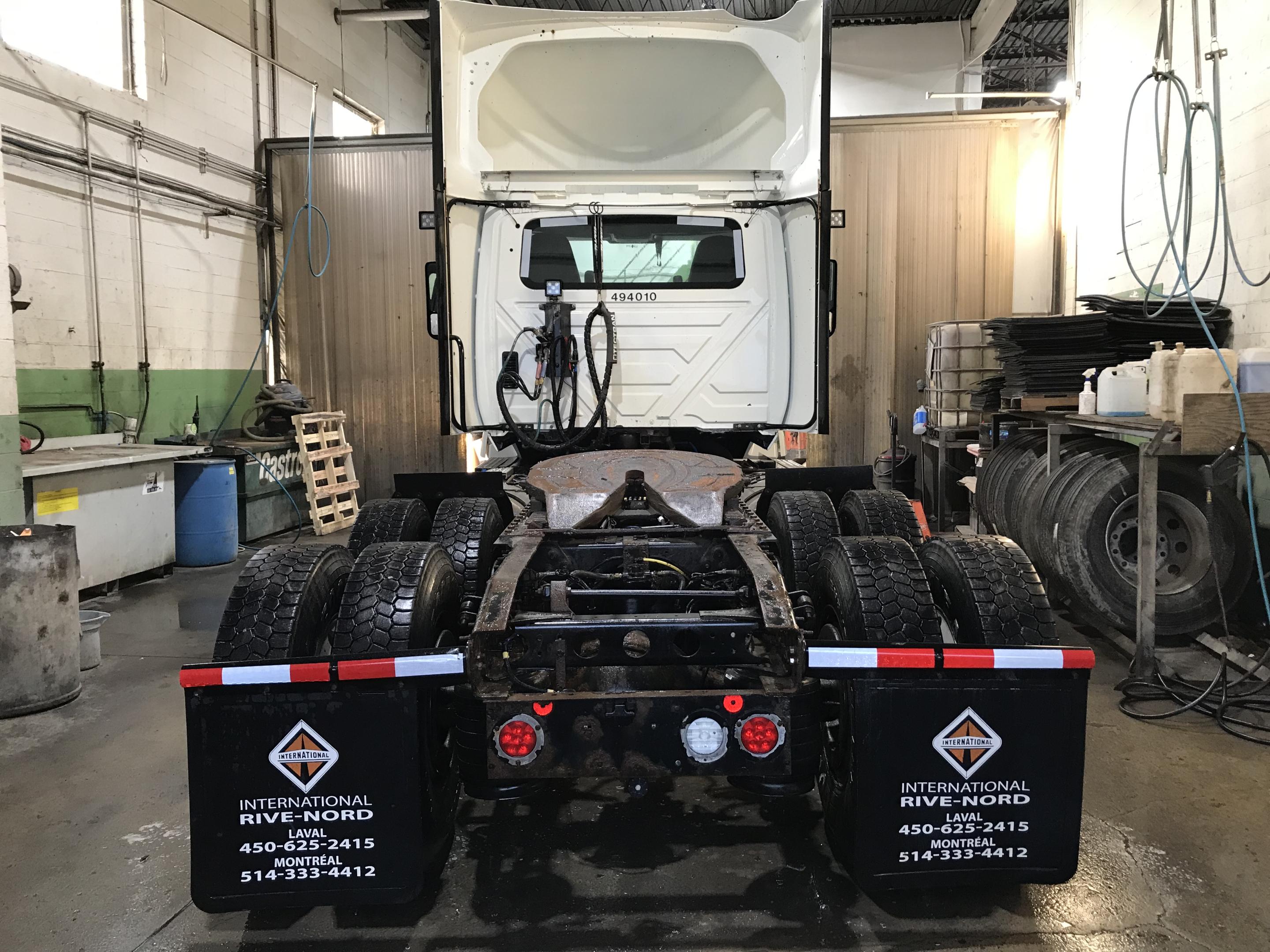 2019 International LT625 Daycab