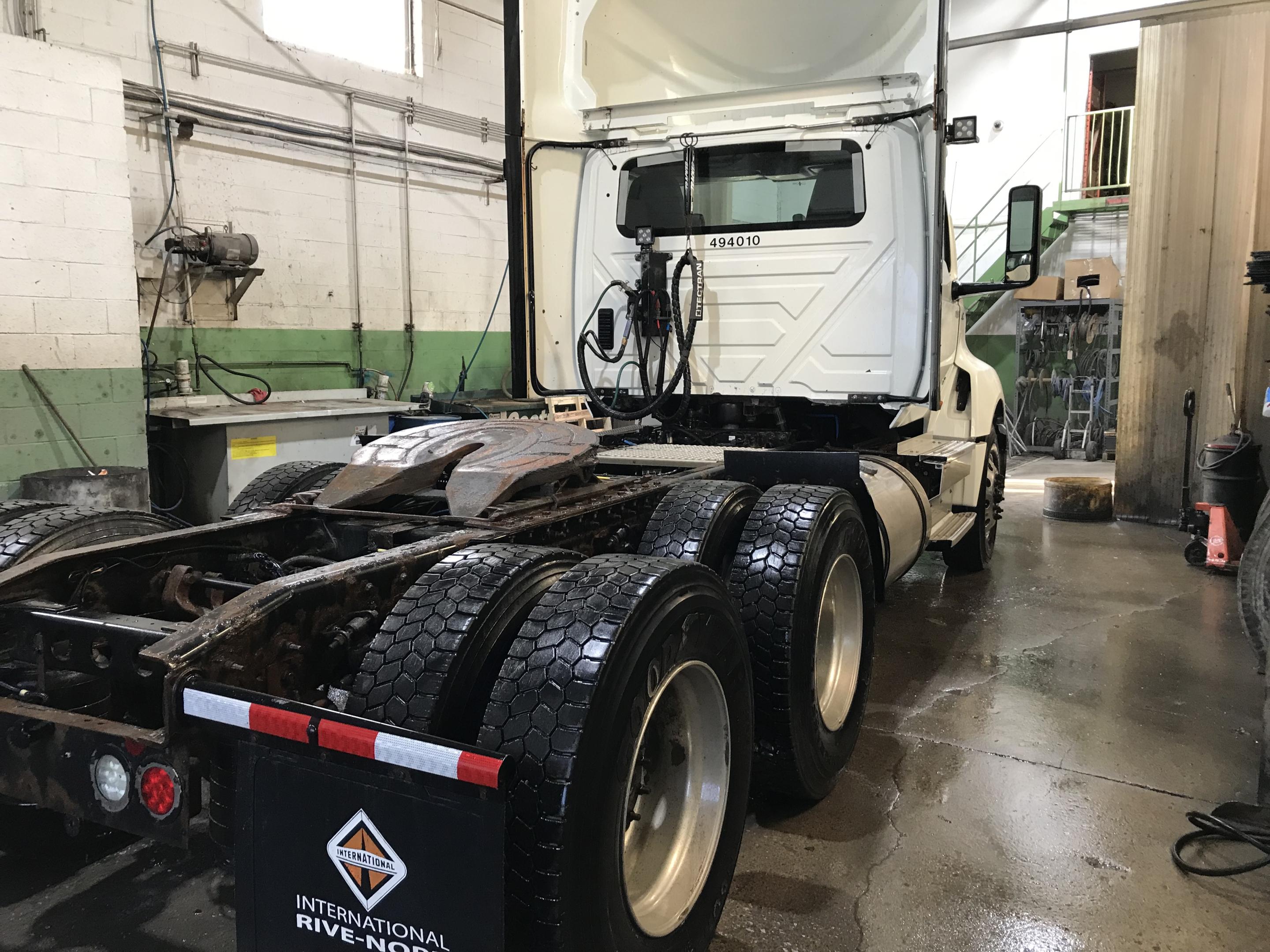 2019 International LT625 Daycab