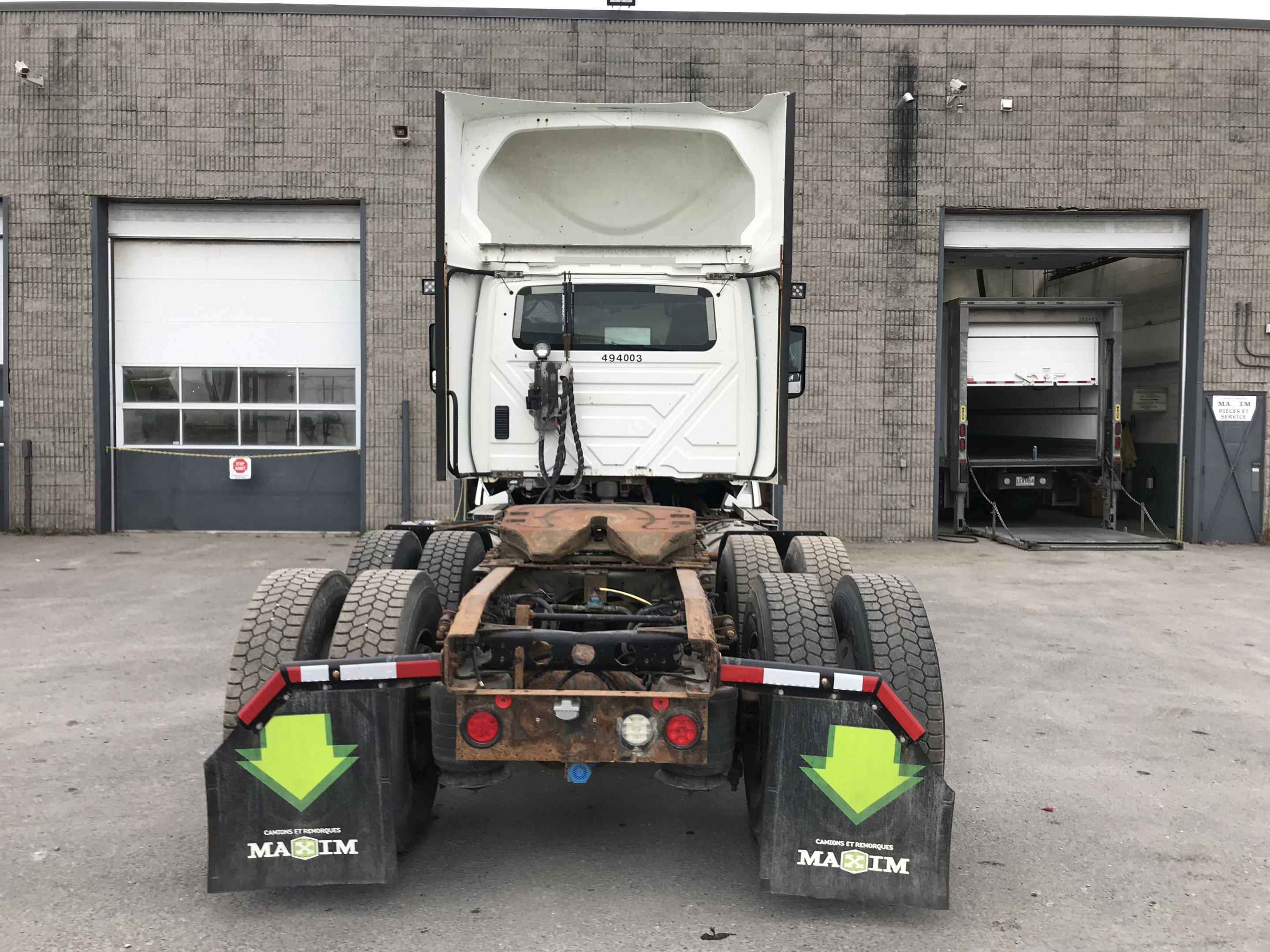 2019 International LT625 Daycab