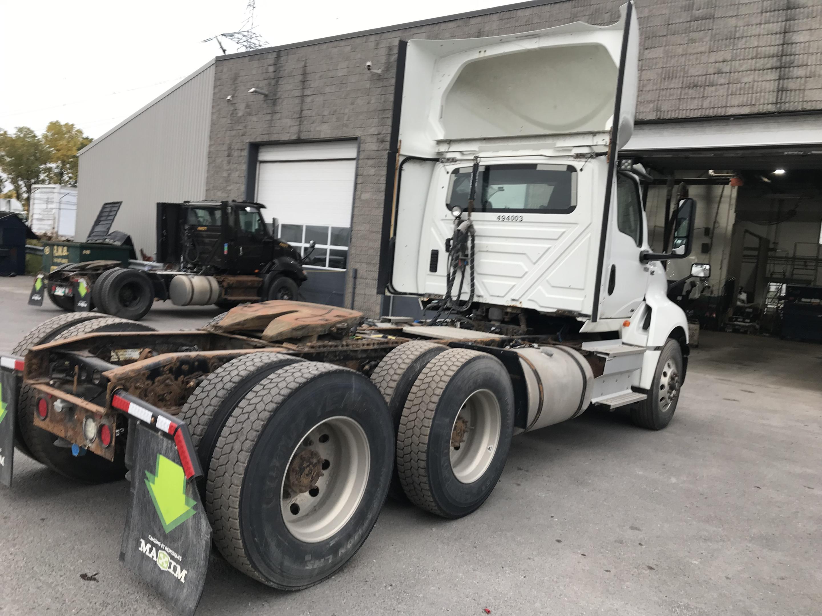 2019 International LT625 Daycab
