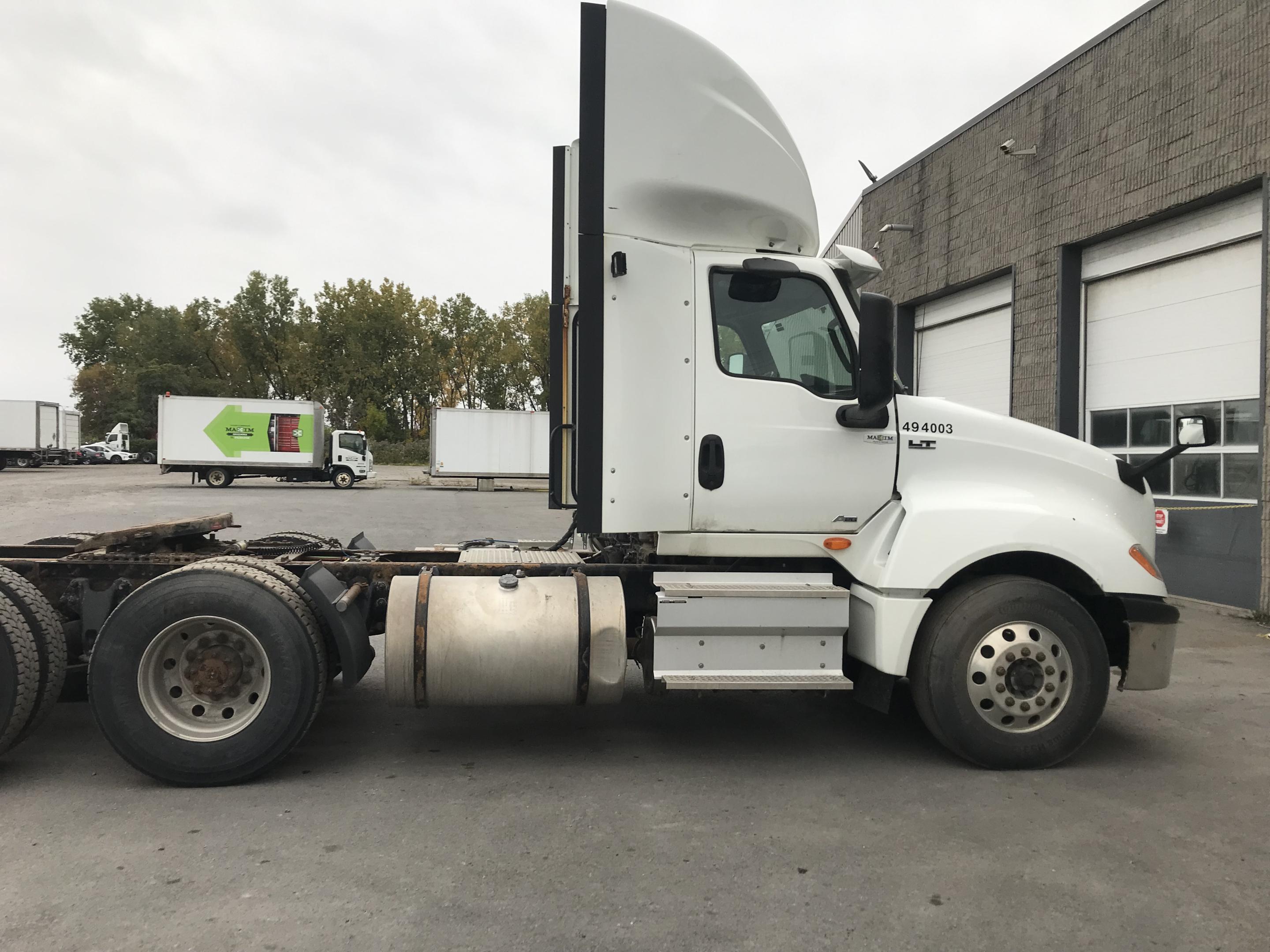 2019 International LT625 Daycab