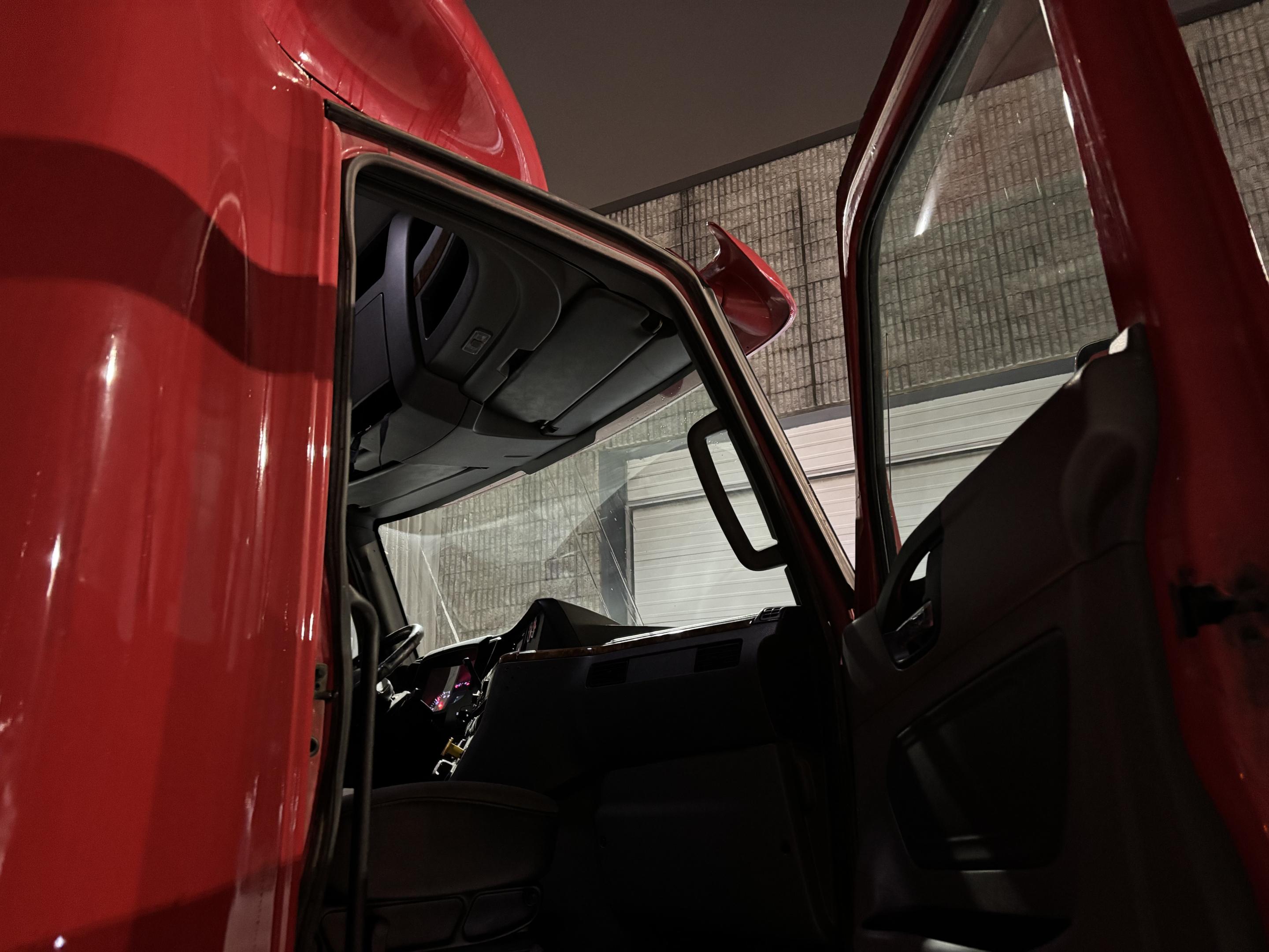 2019 International LT625 Sleeper