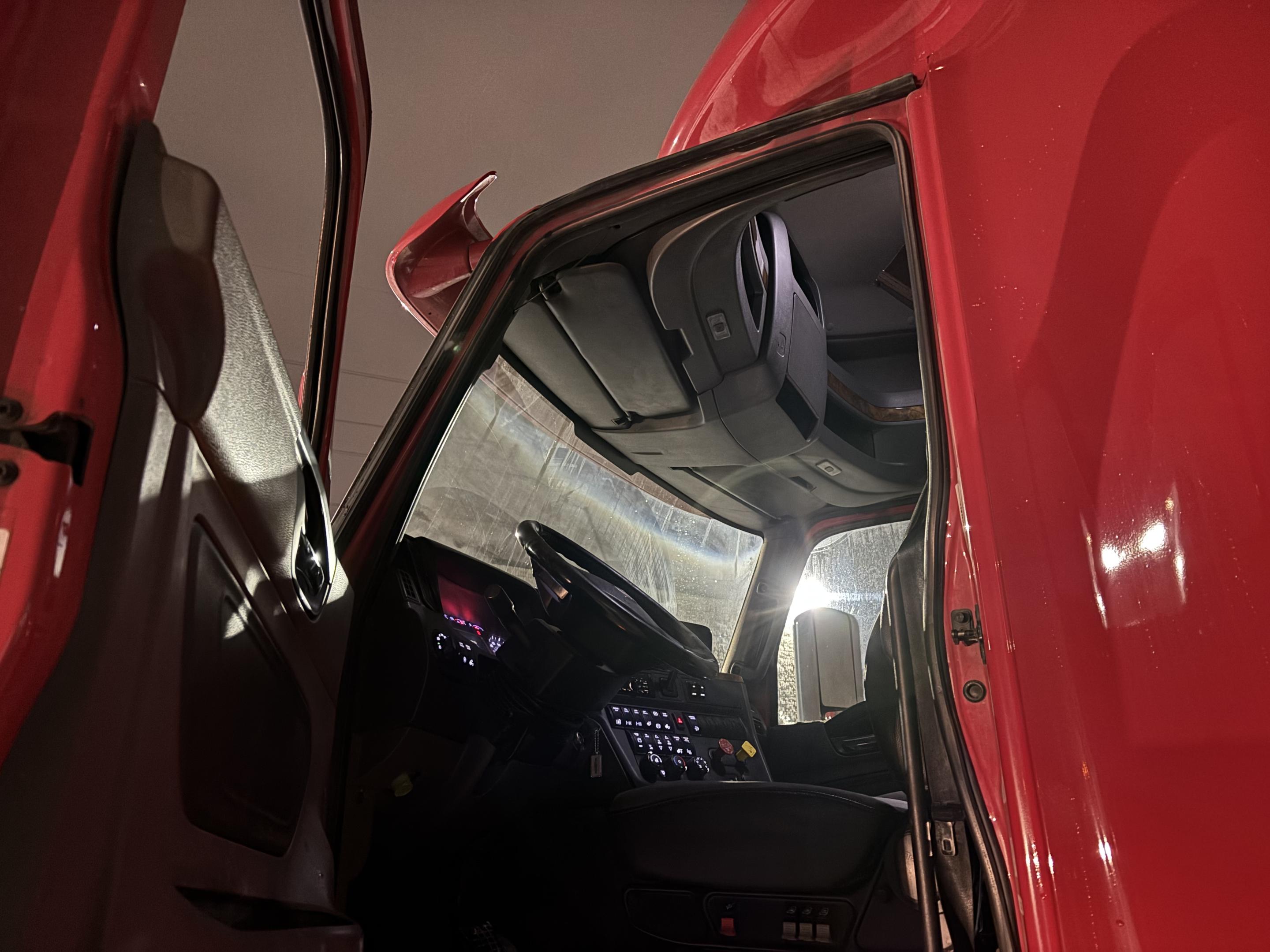 2019 International LT625 Sleeper