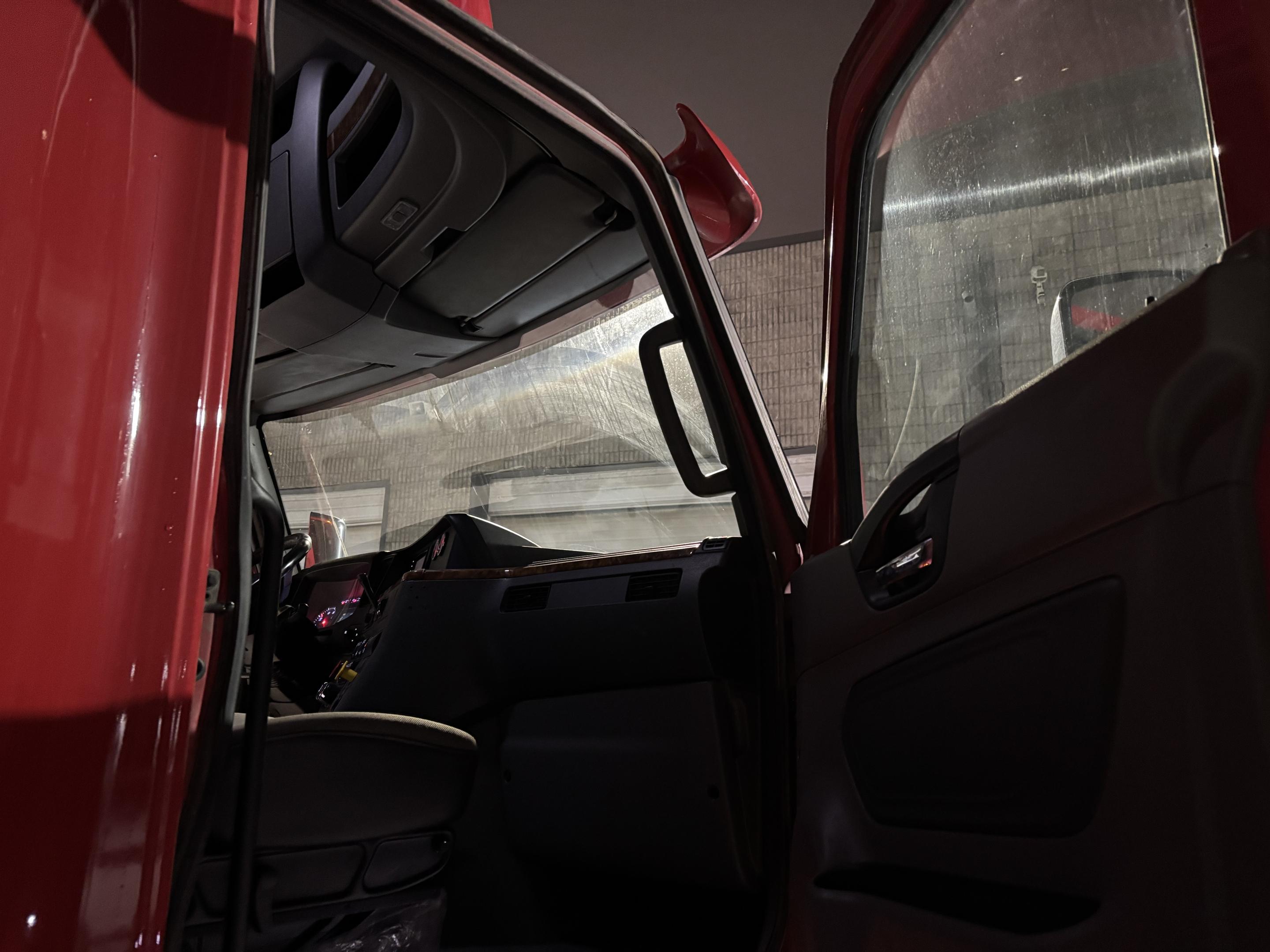 2019 International LT625 Sleeper