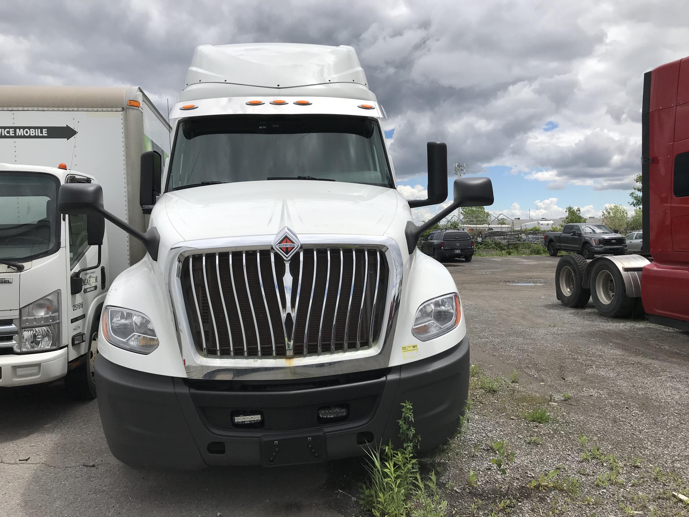 2019 International LT625 Sleeper