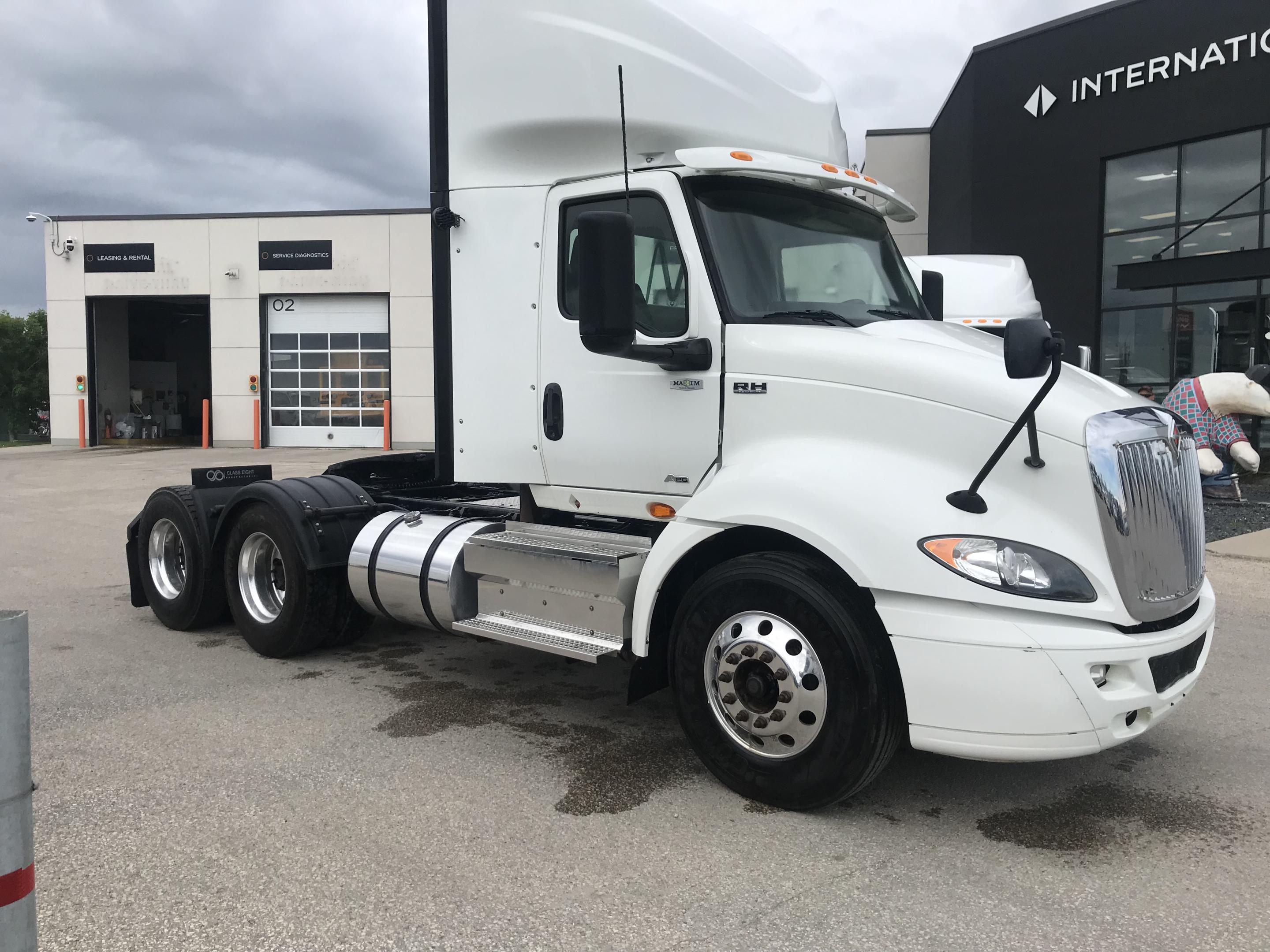 2019 International RH613 Daycab