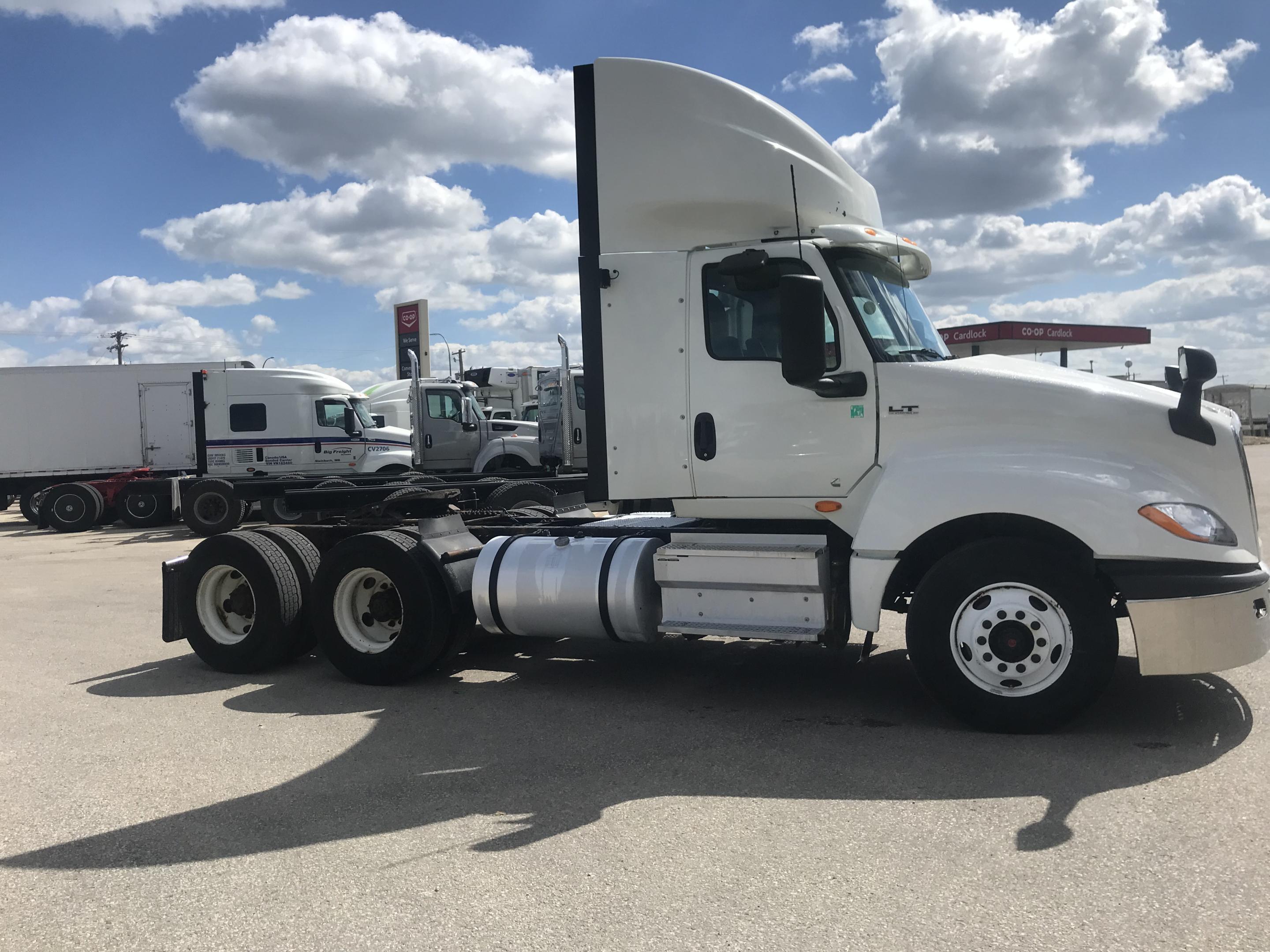 2020 International LT625 Daycab