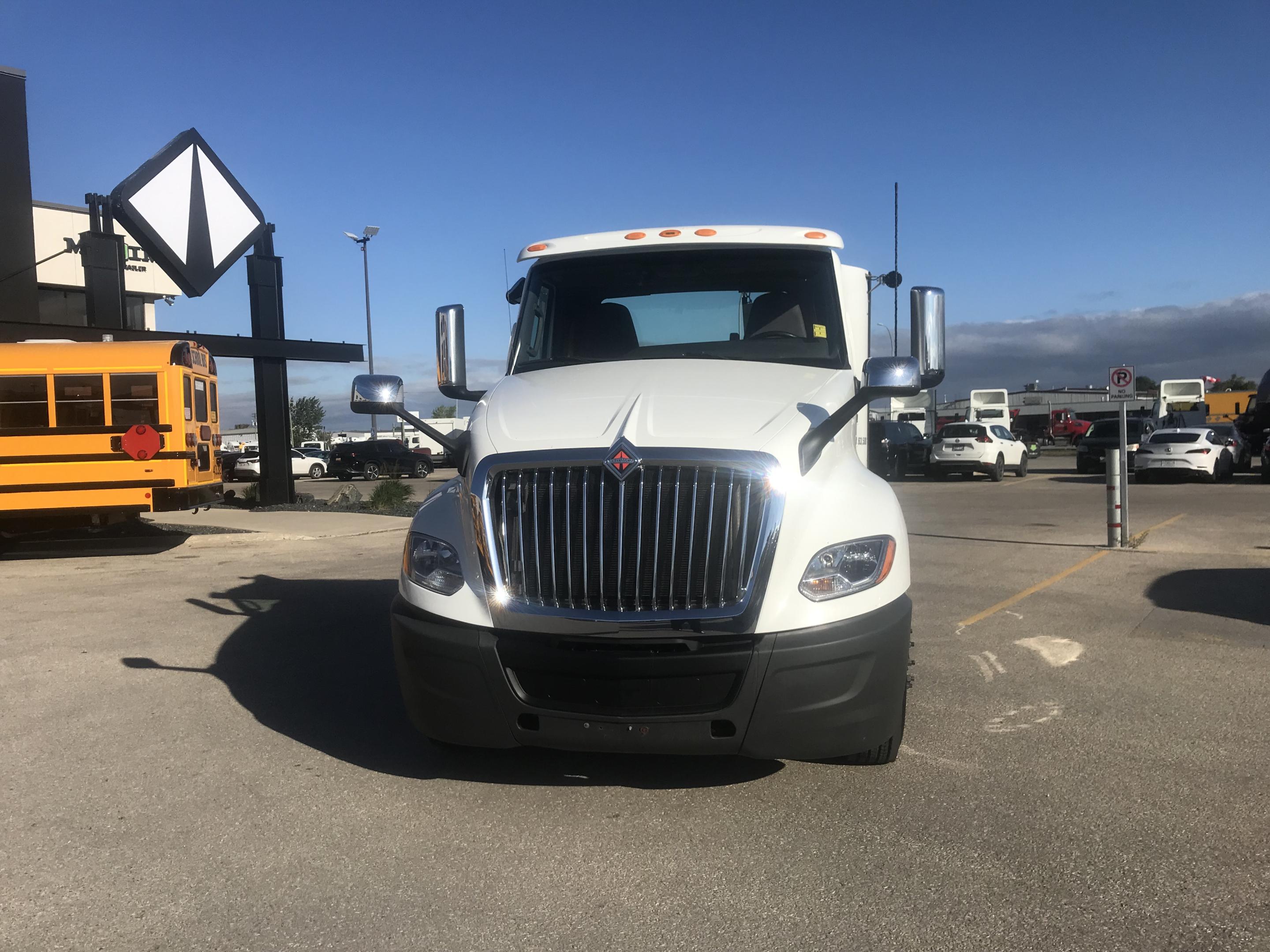 2020 International LT625 Daycab