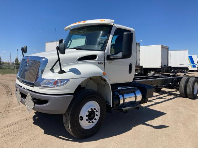 2020 International MV607 4X2 Dry Van