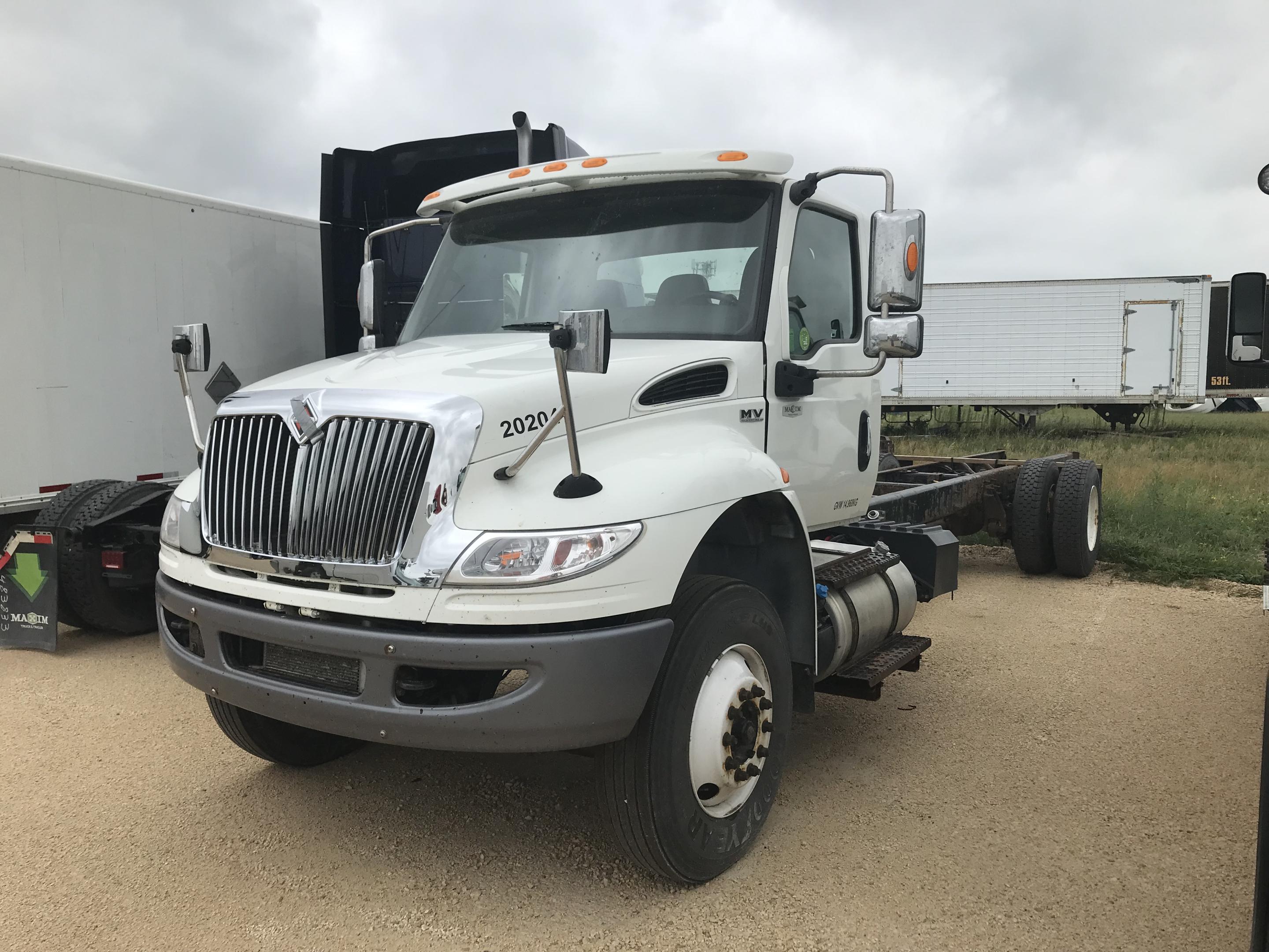 2020 International MV607 4X2 Dry Van