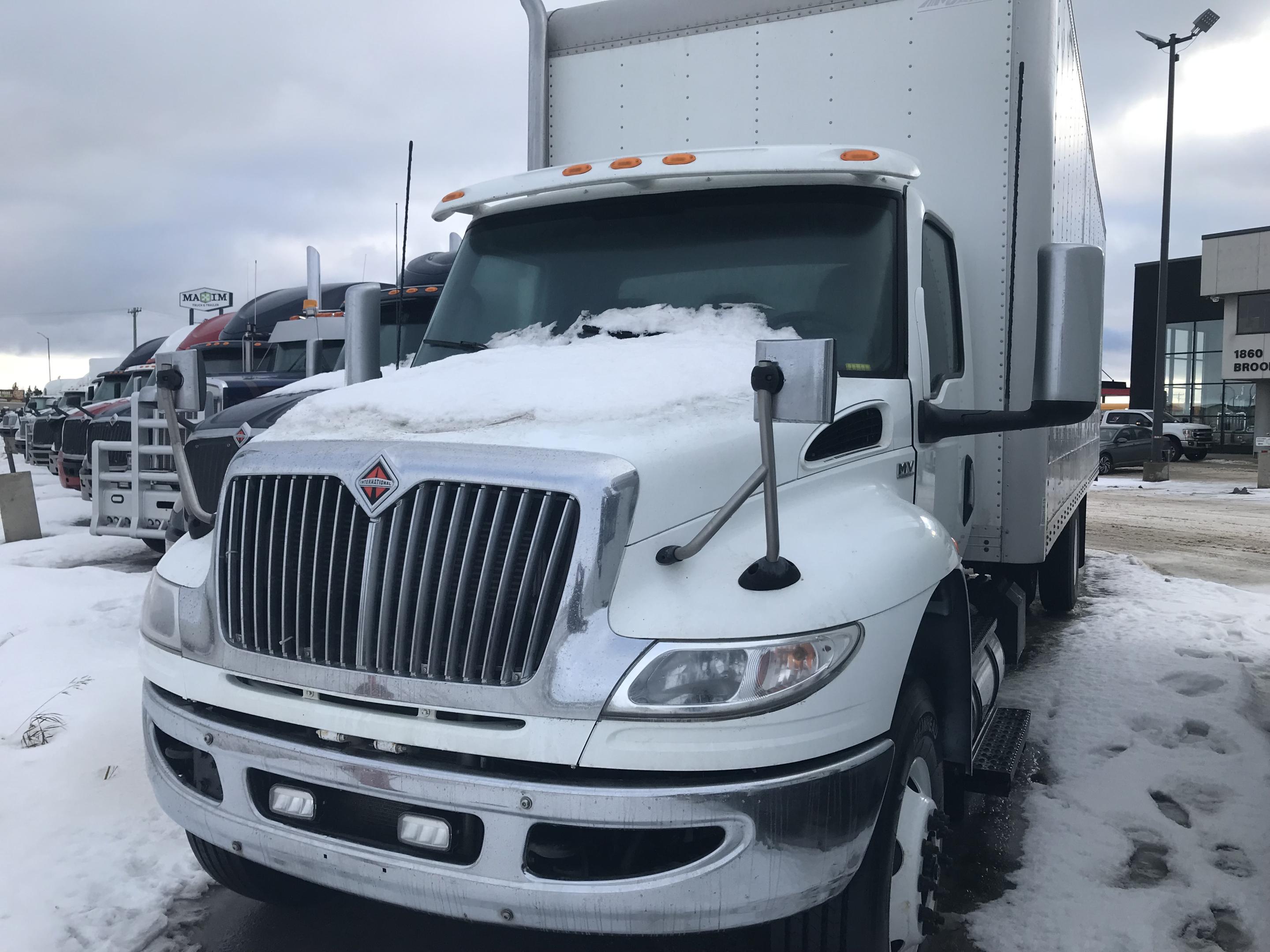 2020 International MV607 4X2 Dry Van