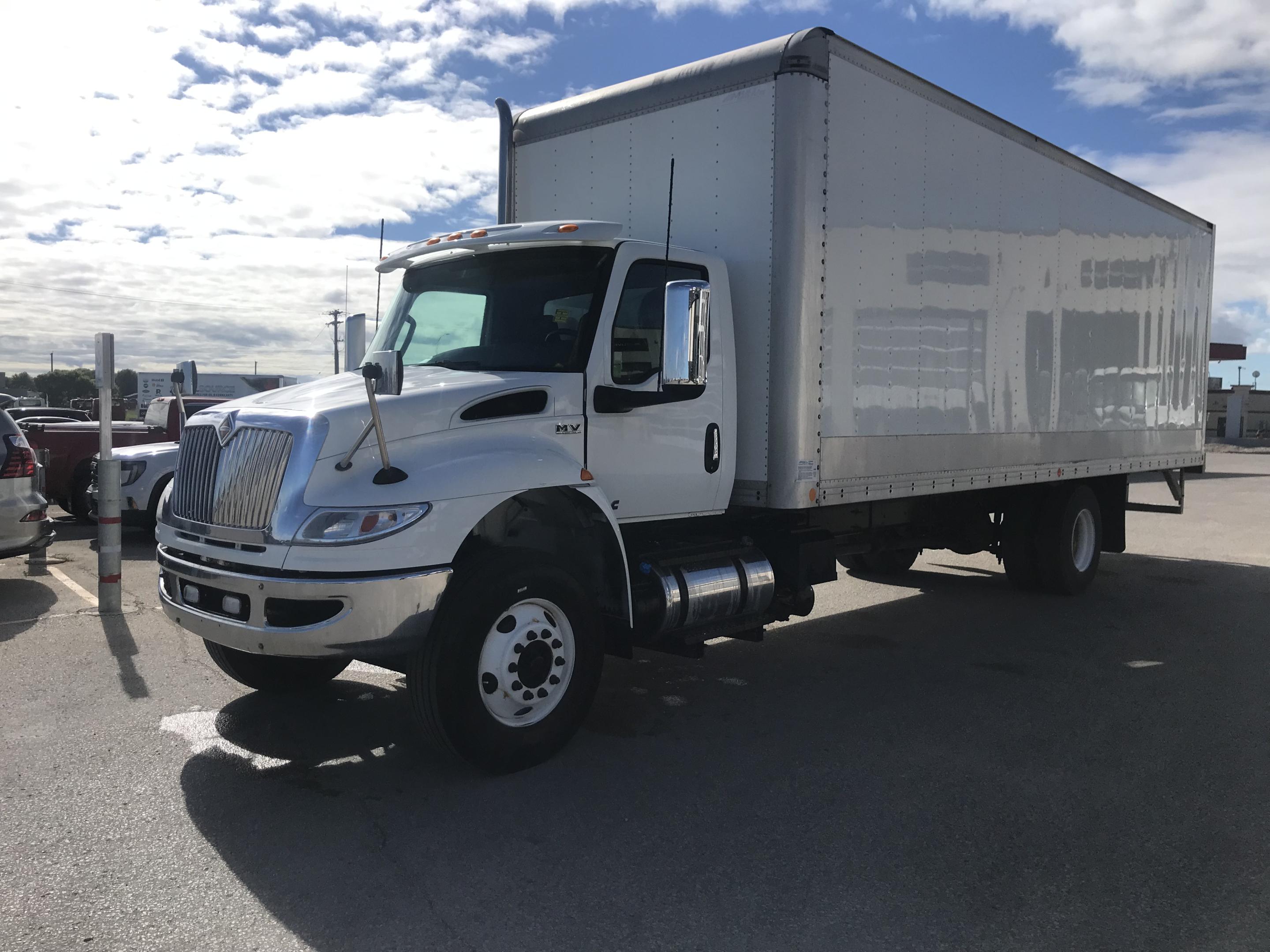 2020 International MV607 4X2 Dry Van