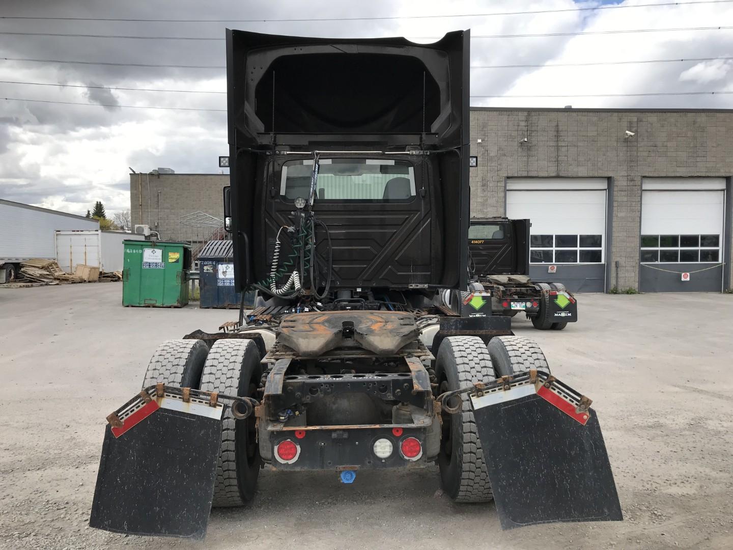 2020 International RH 4X2 Daycab