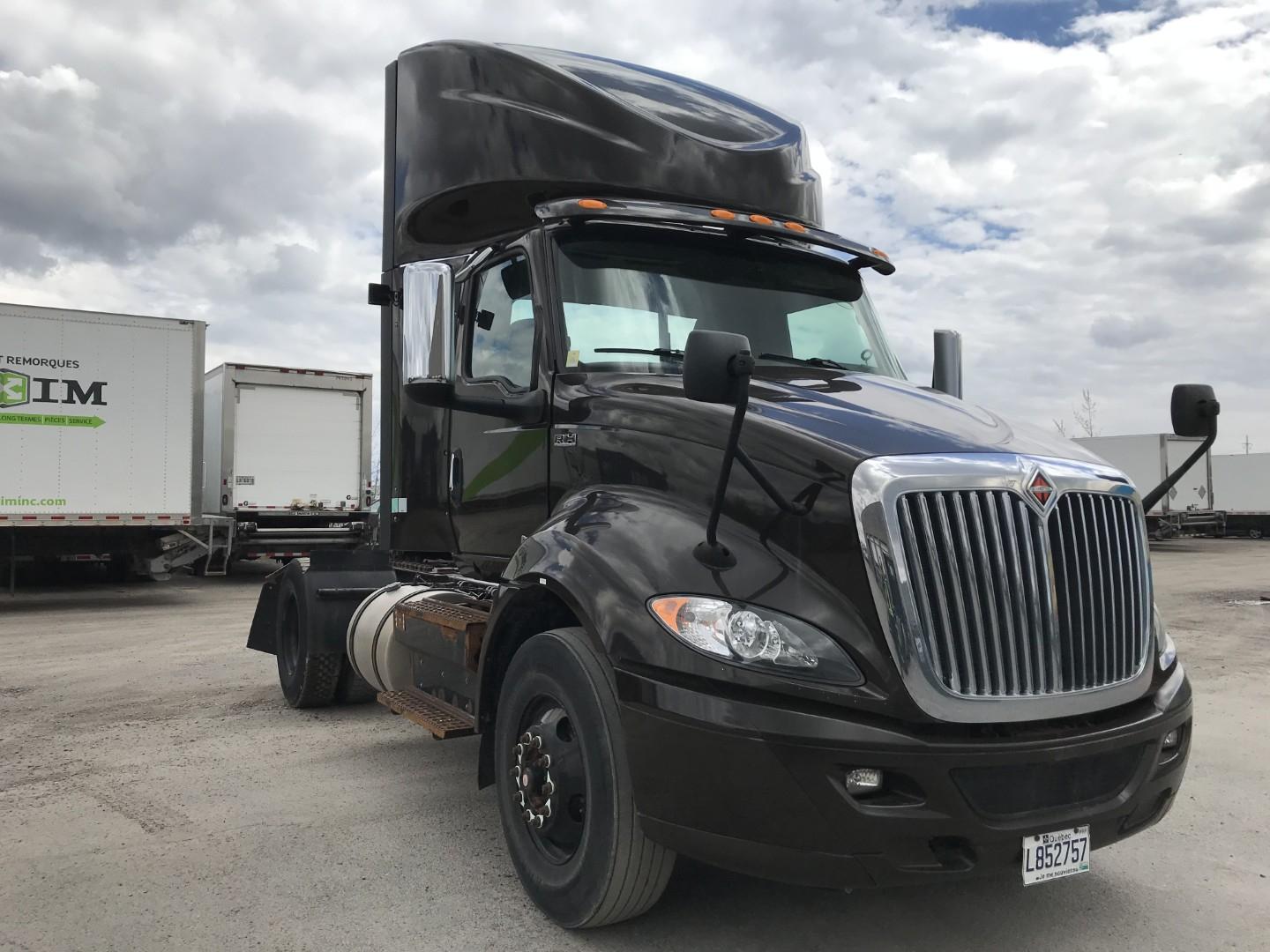 2020 International RH 4X2 Daycab