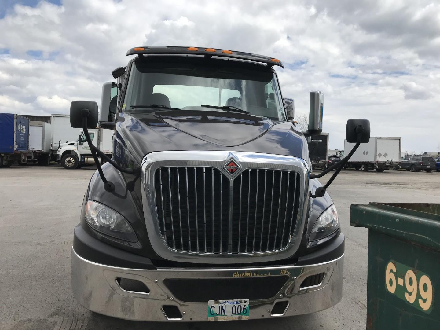 2020 International RH 4X2 Daycab