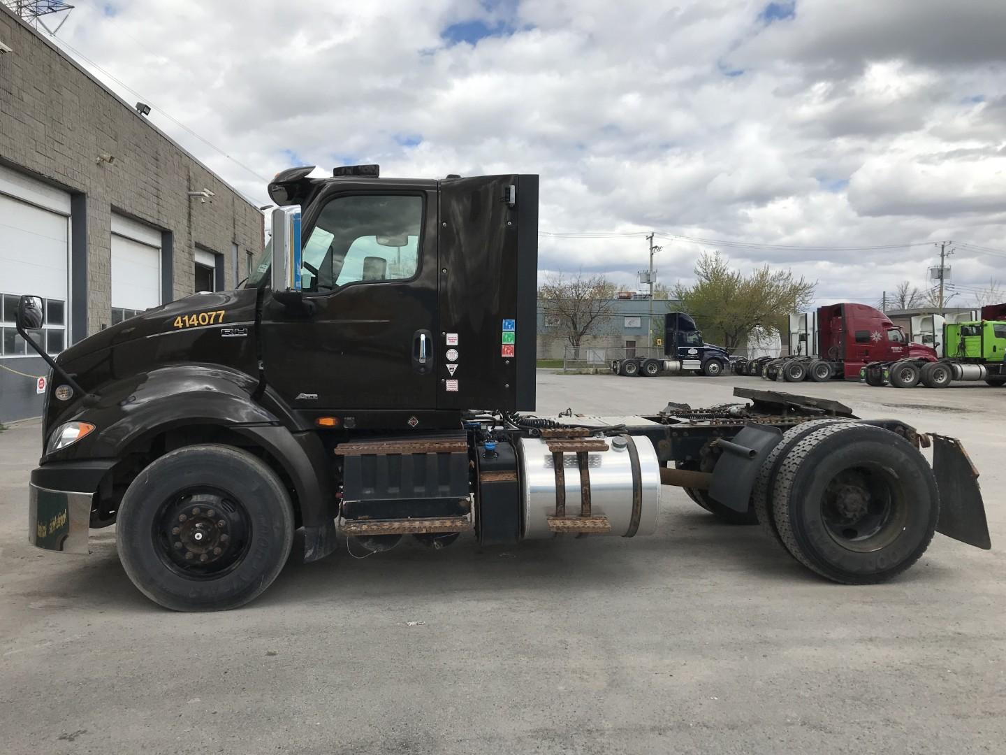 2020 International RH 4X2 Daycab