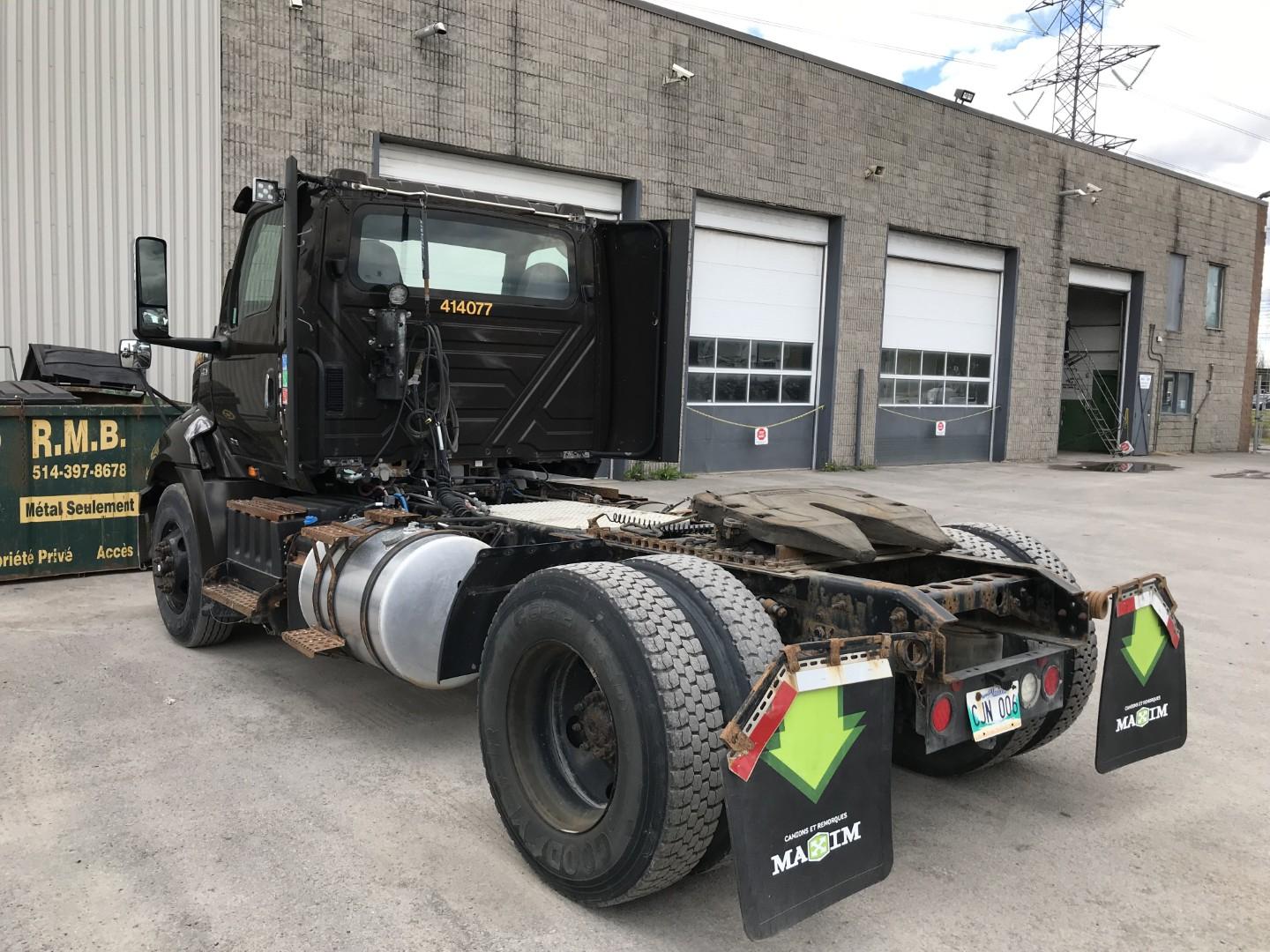 2020 International RH 4X2 Daycab