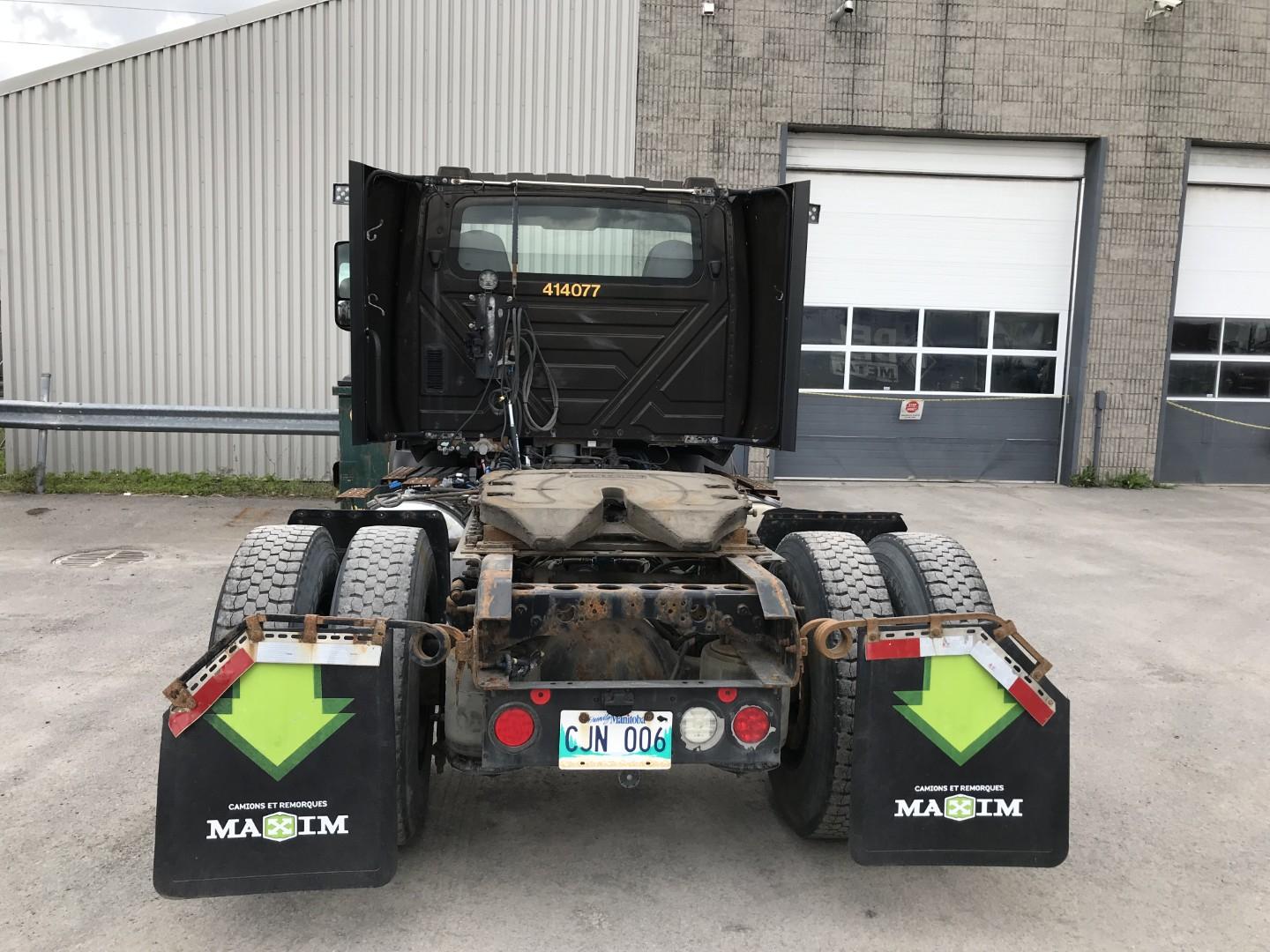 2020 International RH 4X2 Daycab