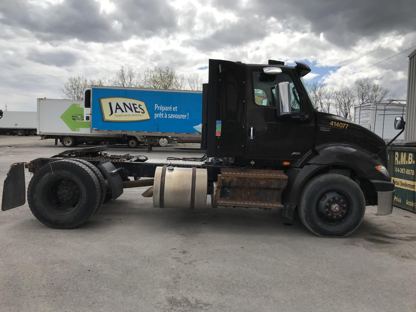 2020 International RH 4X2 Daycab