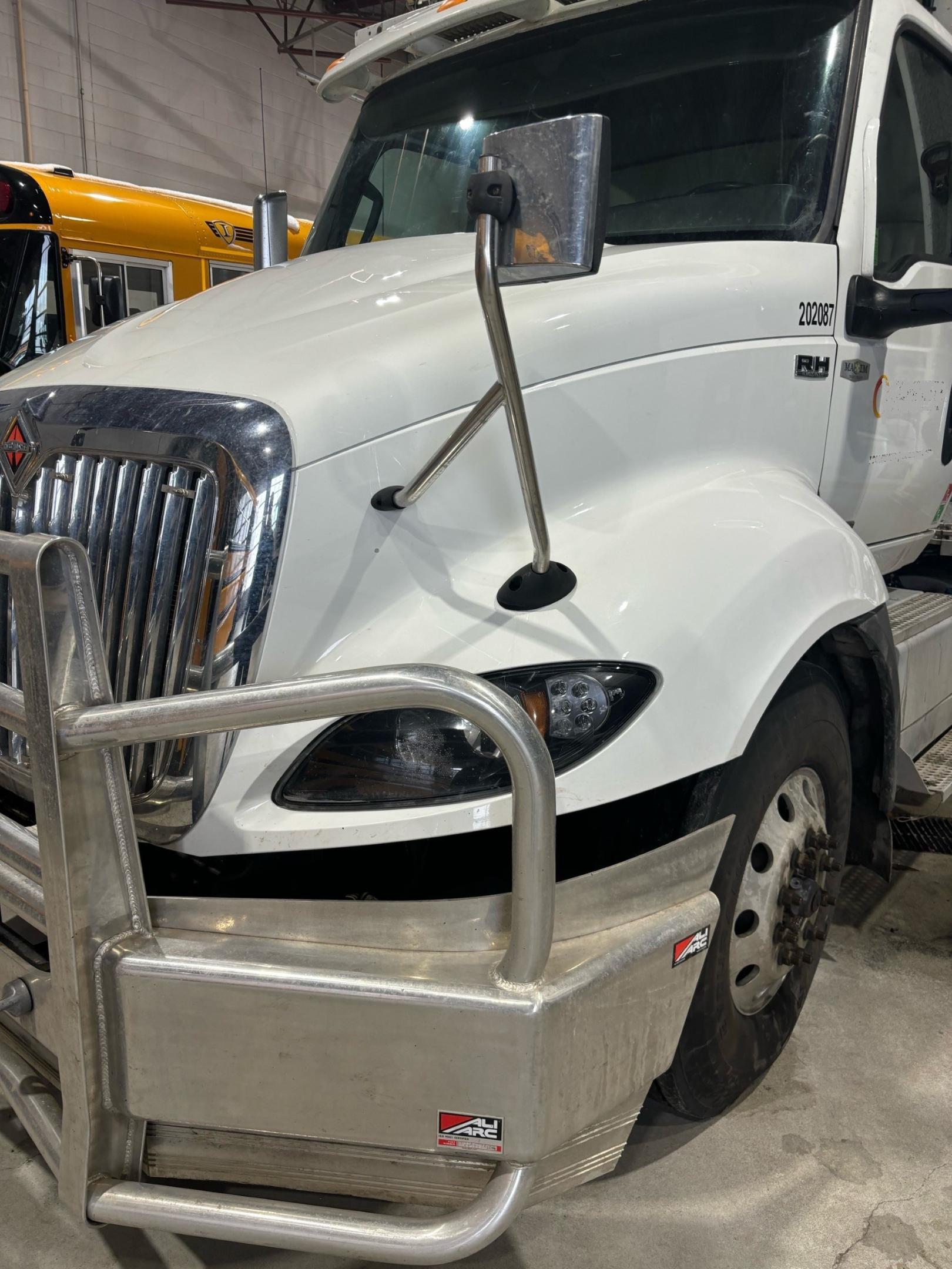 2020 International RH613 4x2