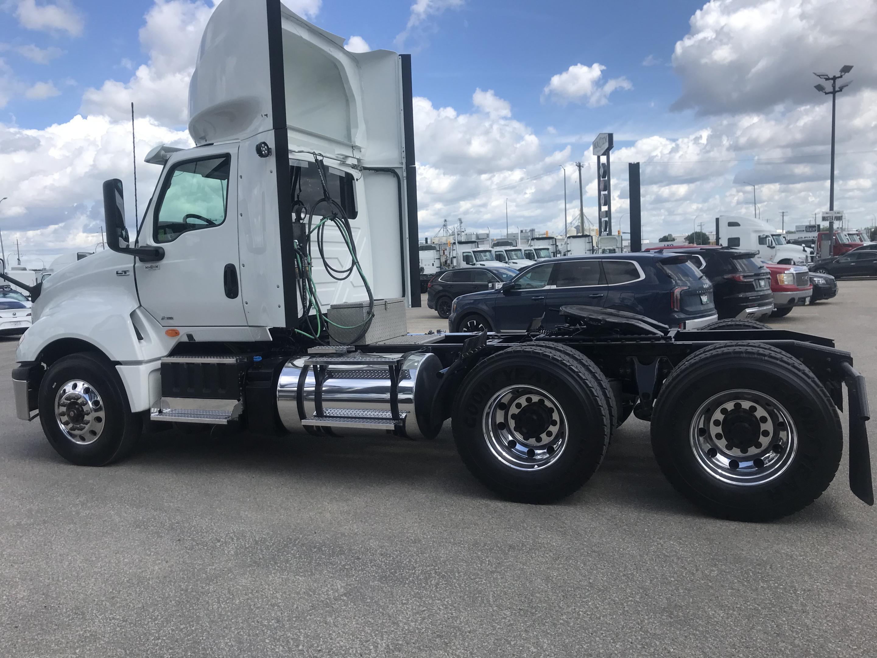 2021 International LT625 6X4