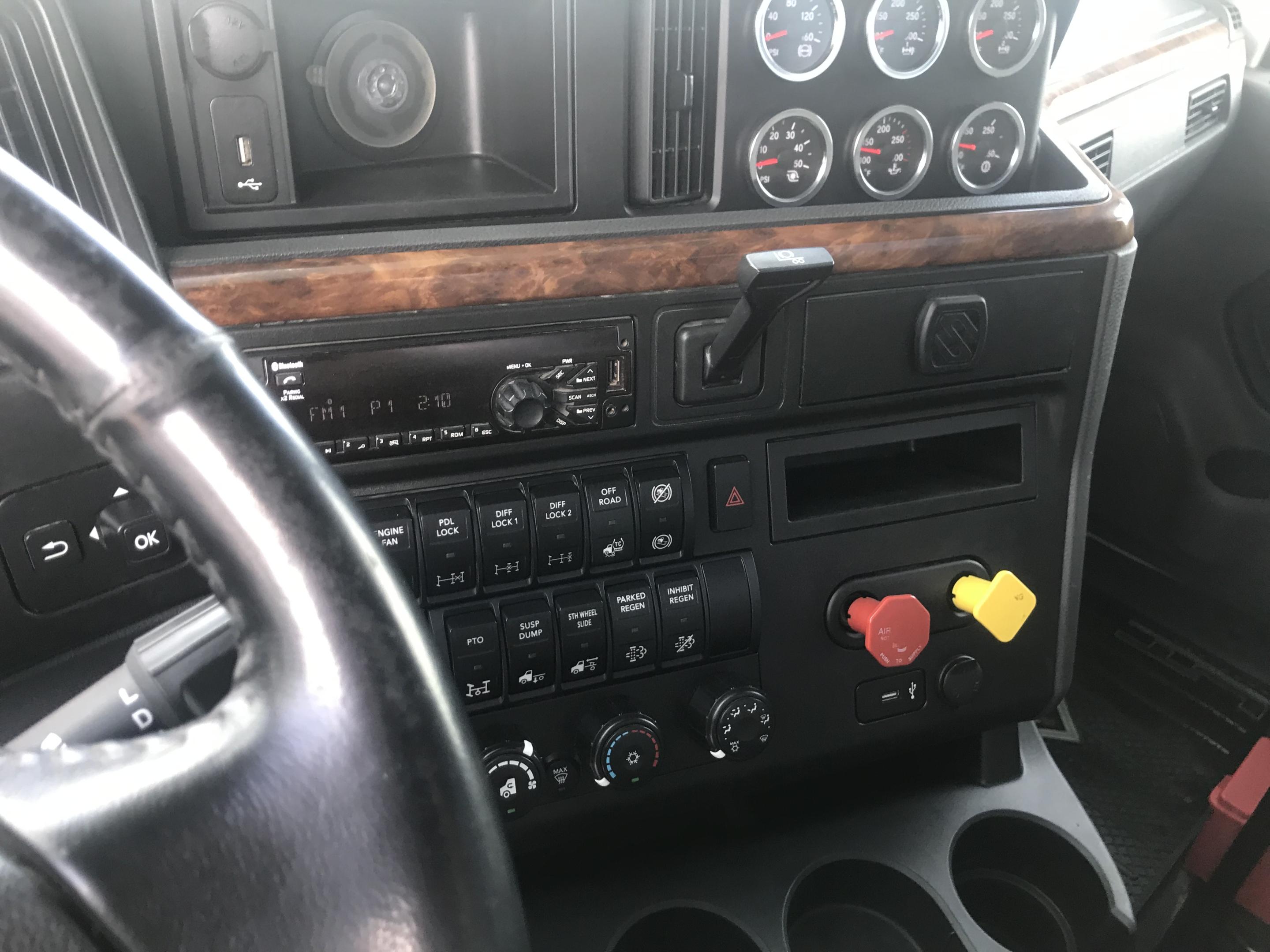 2021 International LT625 6X4