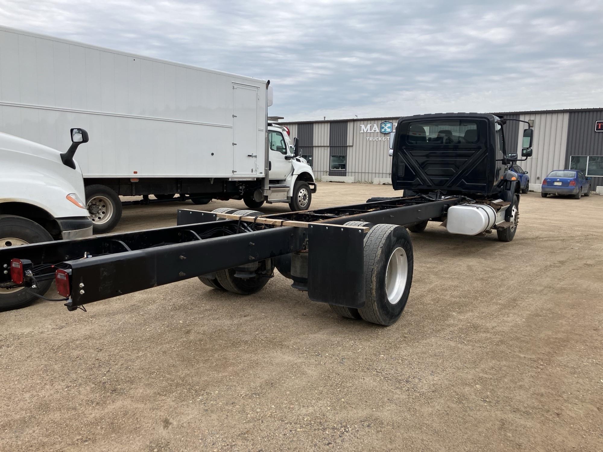 2021 International MV607 4X2 Dry Van