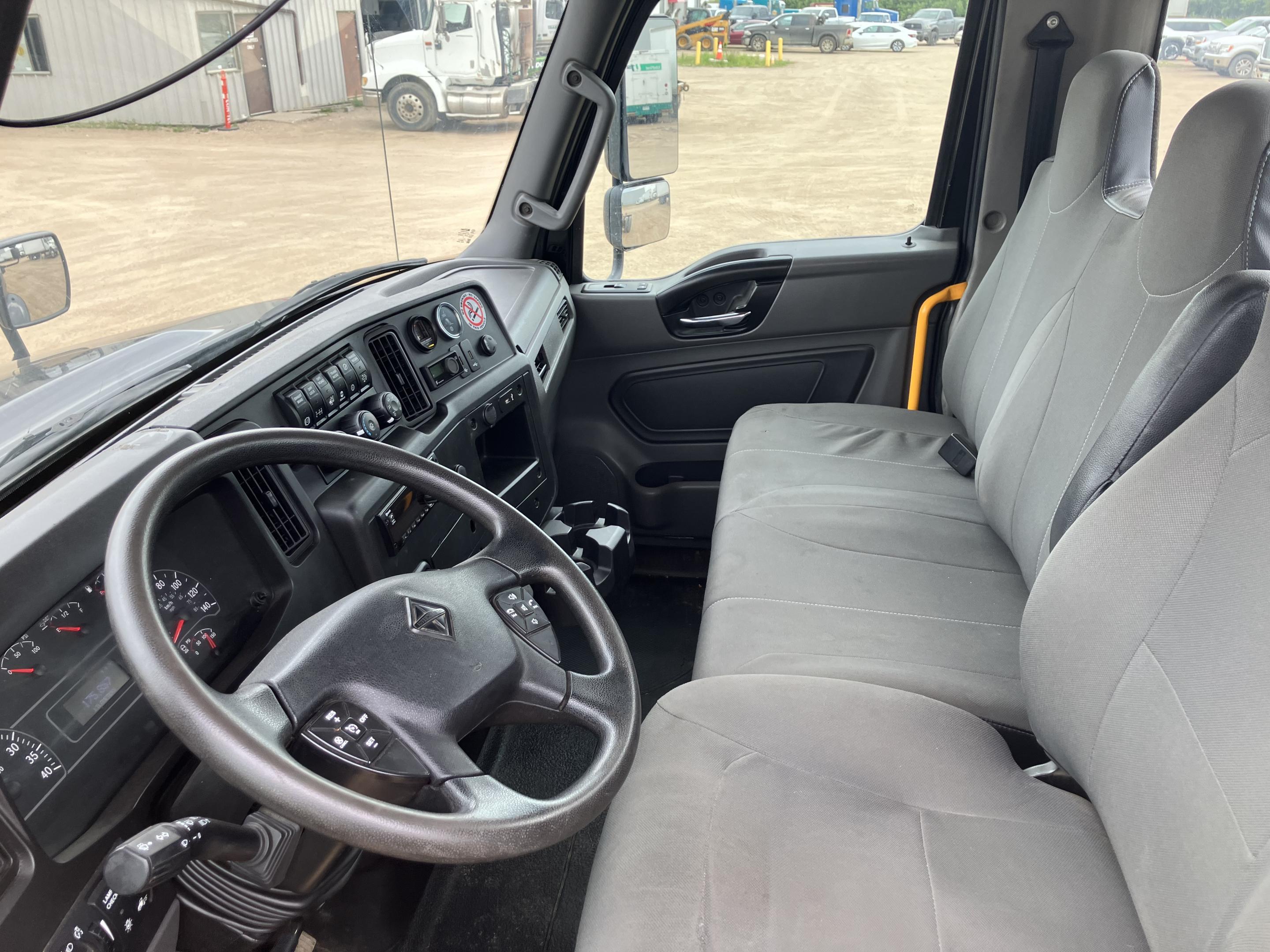 2021 International MV607 4X2 Dry Van