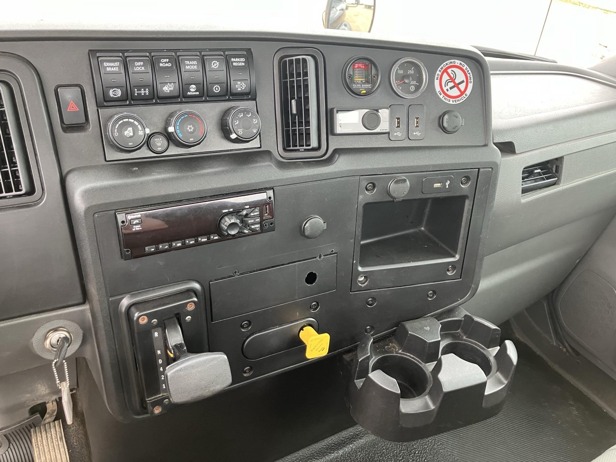 2021 International MV607 4X2 Dry Van