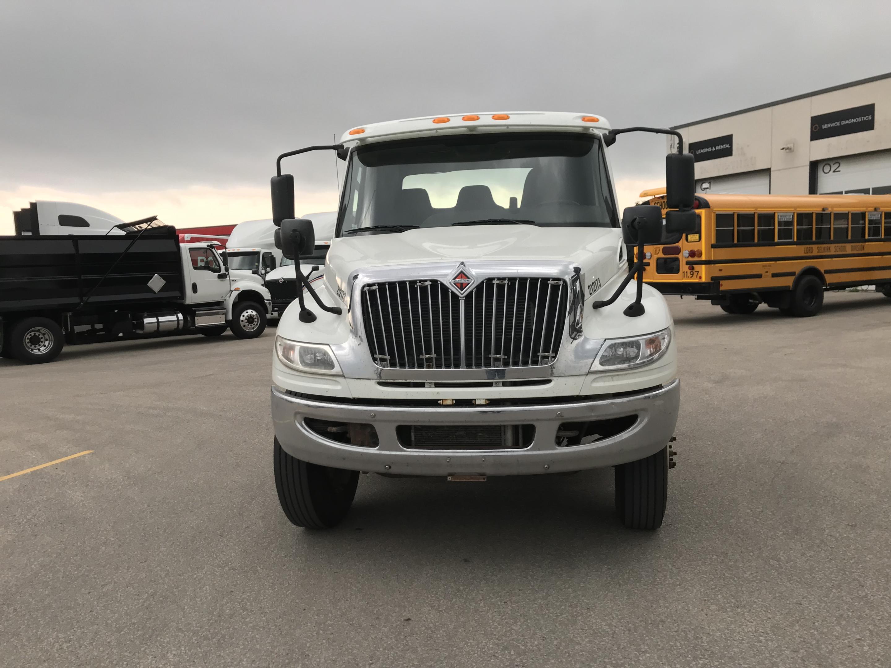 2021 International MV607 4X2 Dry Van
