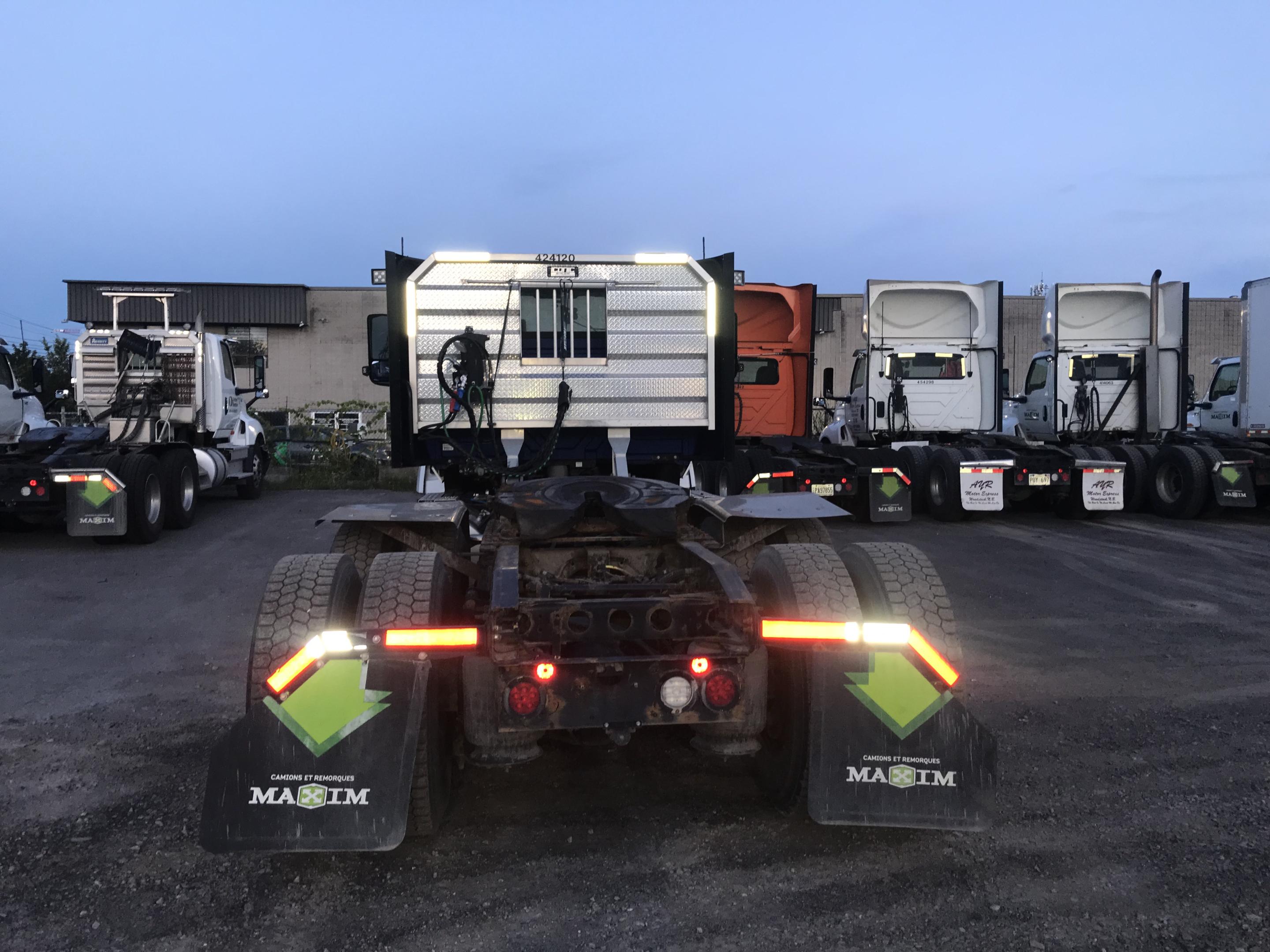 2022 International LT625 6X4 Daycab