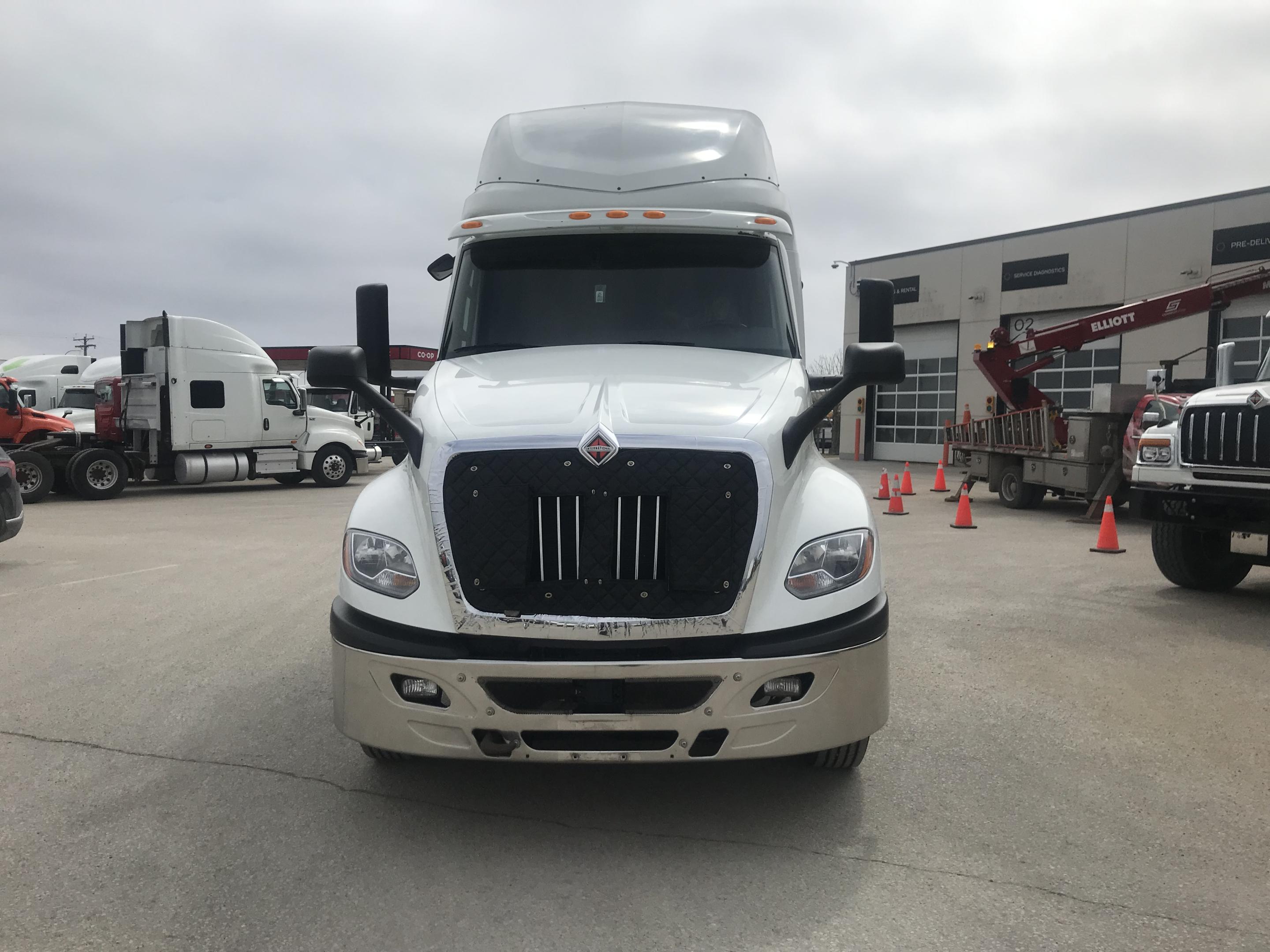 2022 International LT625 Sleeper