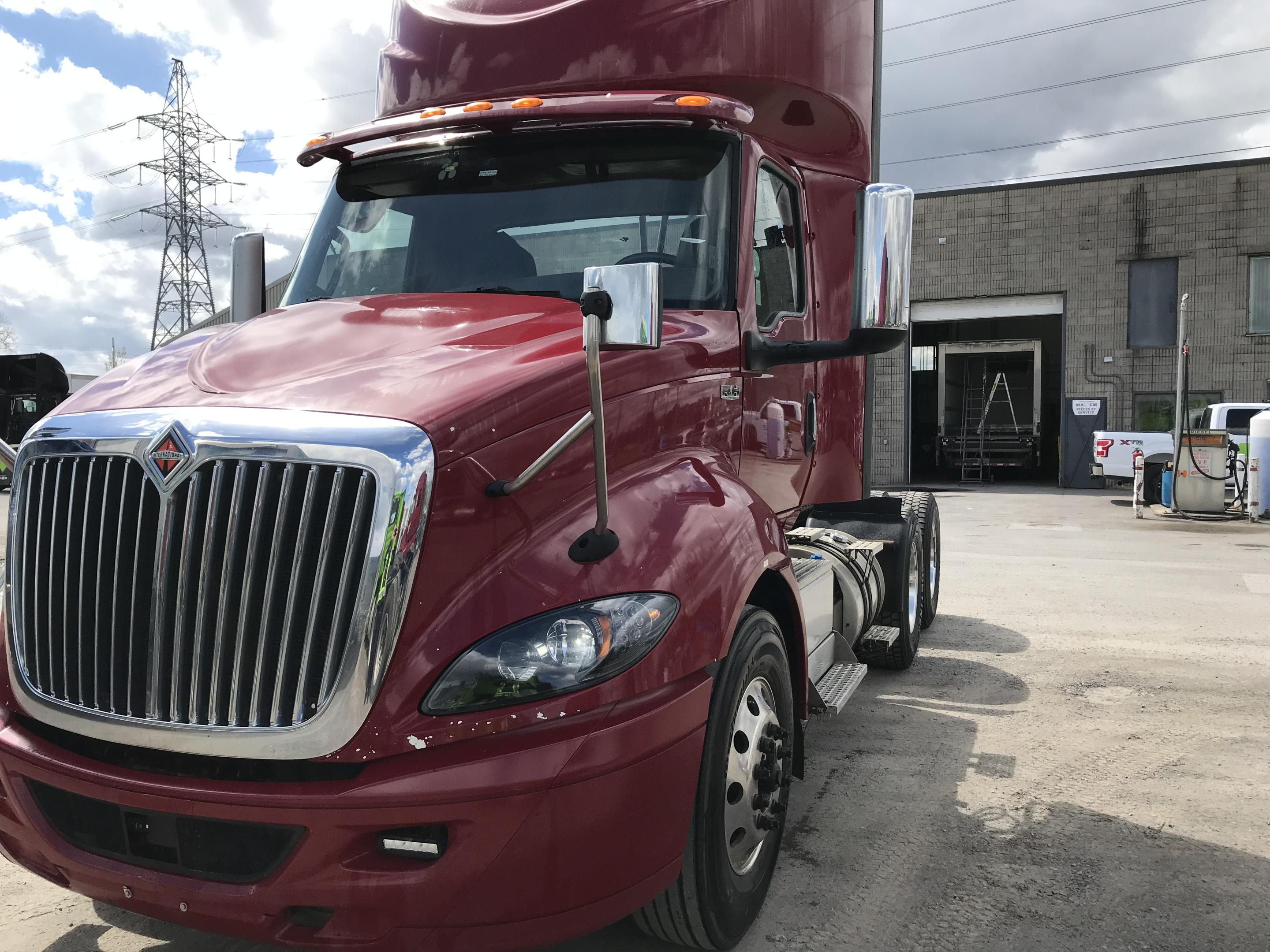 2022 International RH613 6X4 Daycab