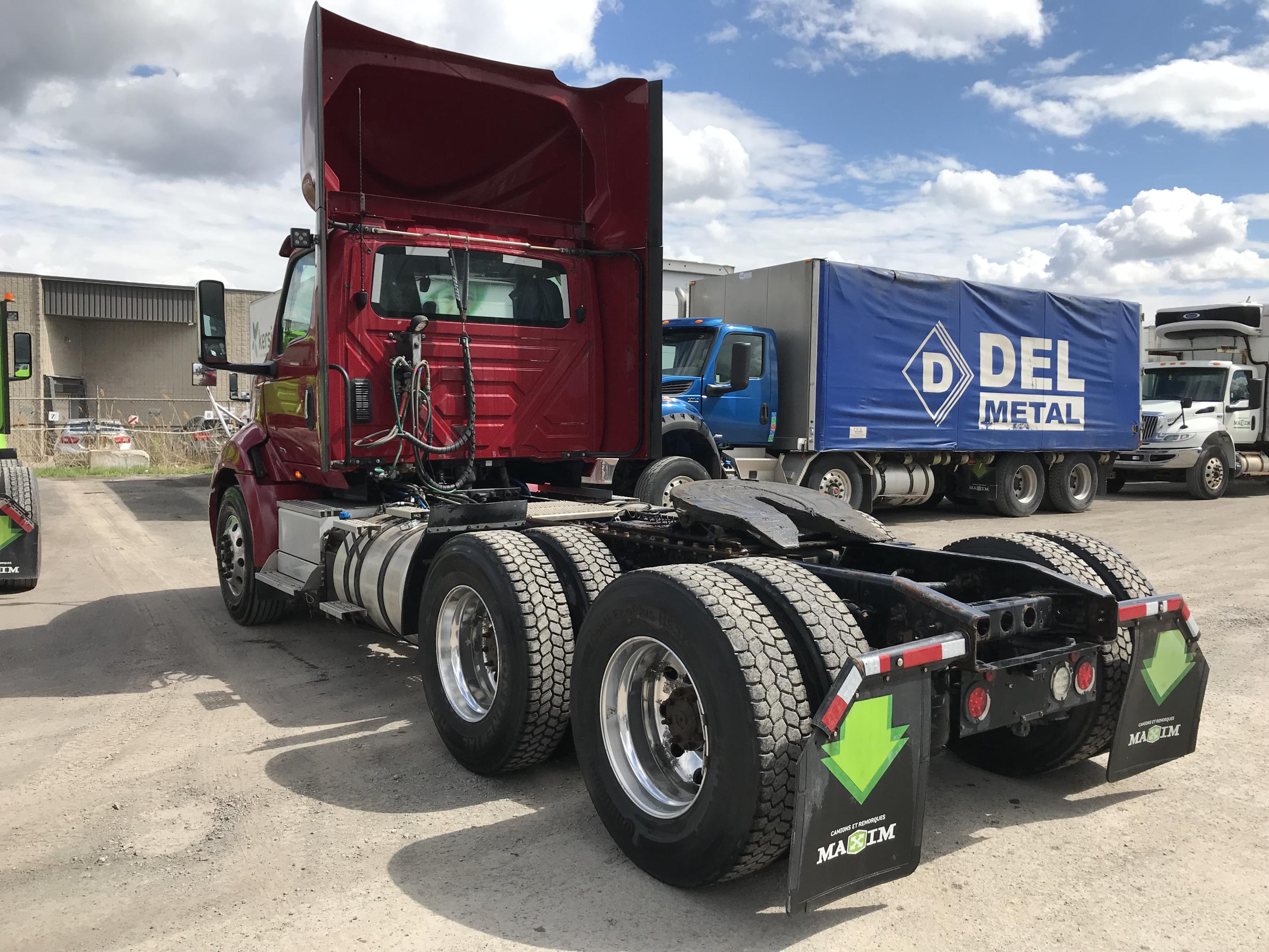 2022 International RH613 6X4 Daycab