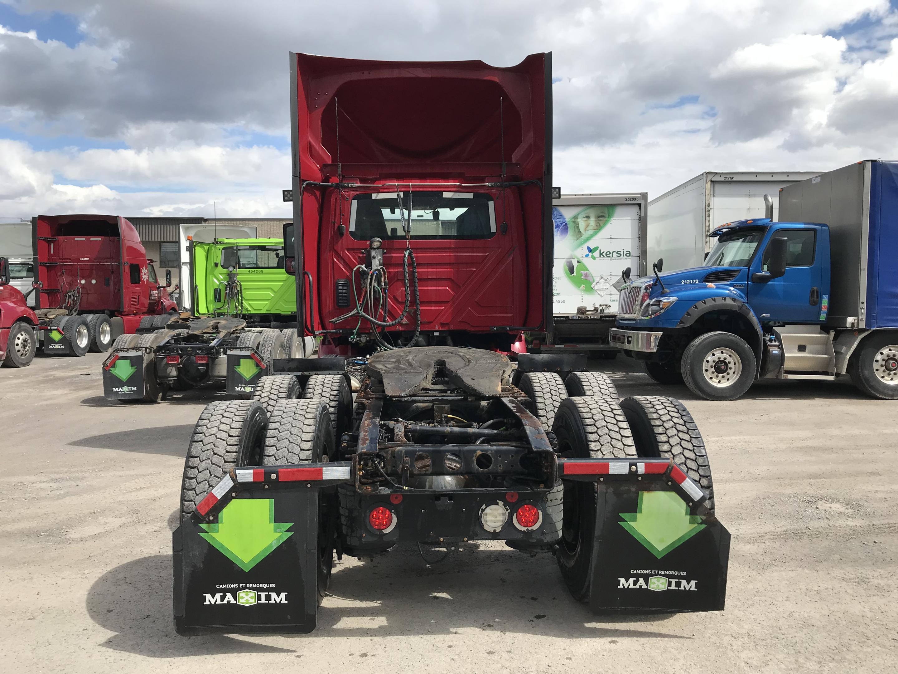 2022 International RH613 6X4 Daycab