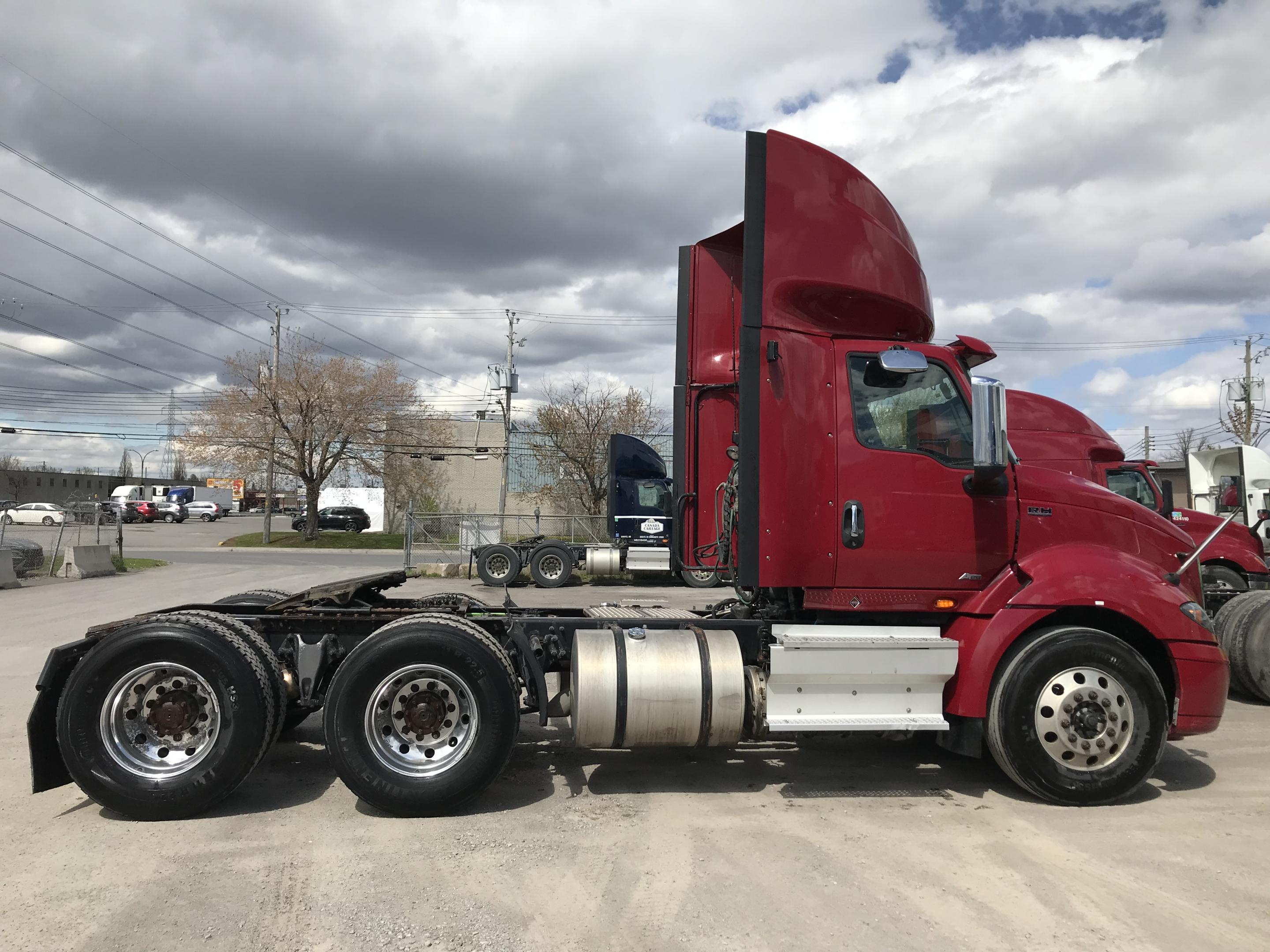 2022 International RH613 6X4 Daycab