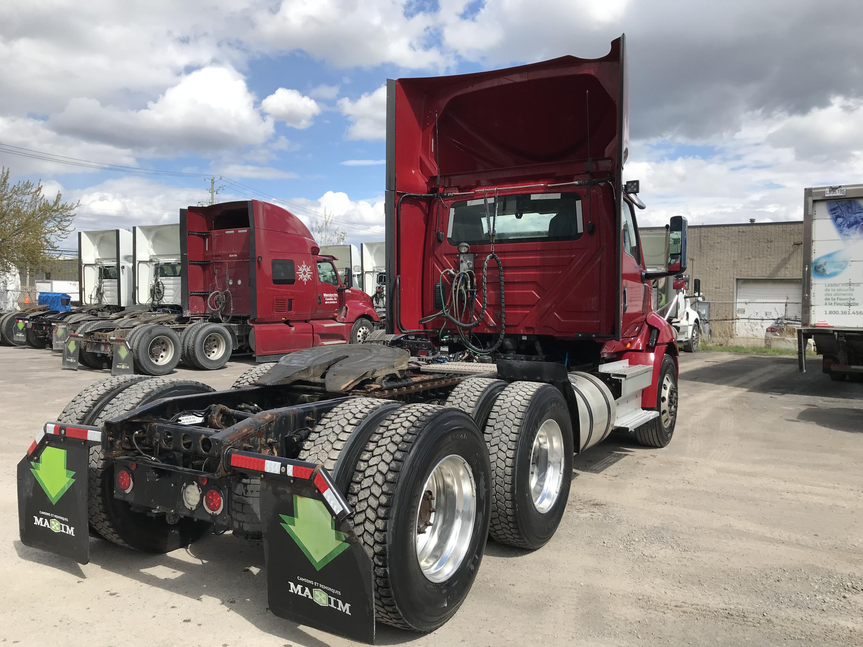 2022 International RH613 6X4 Daycab