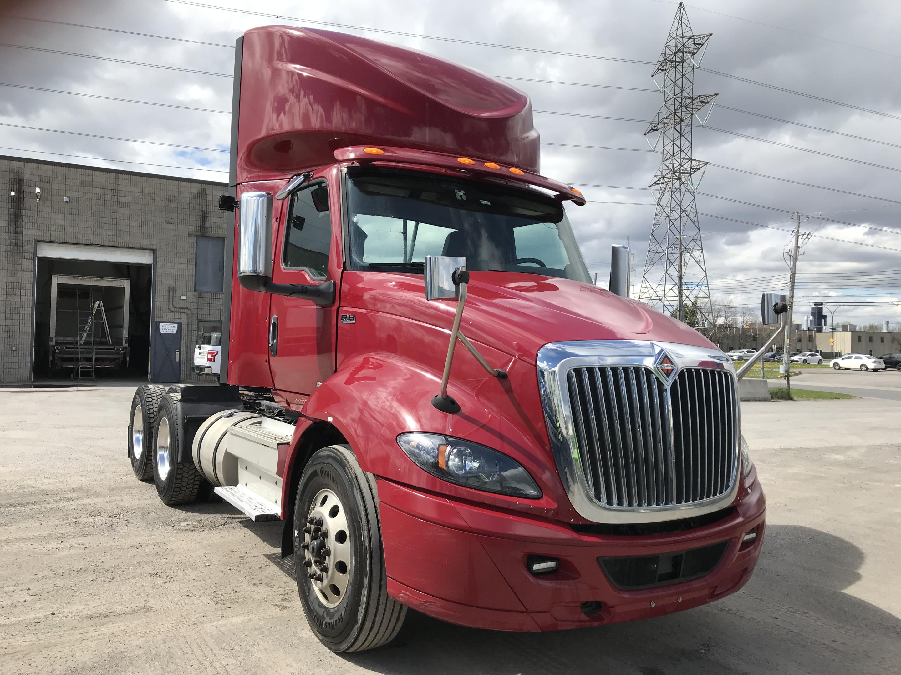 2022 International RH613 6X4 Daycab