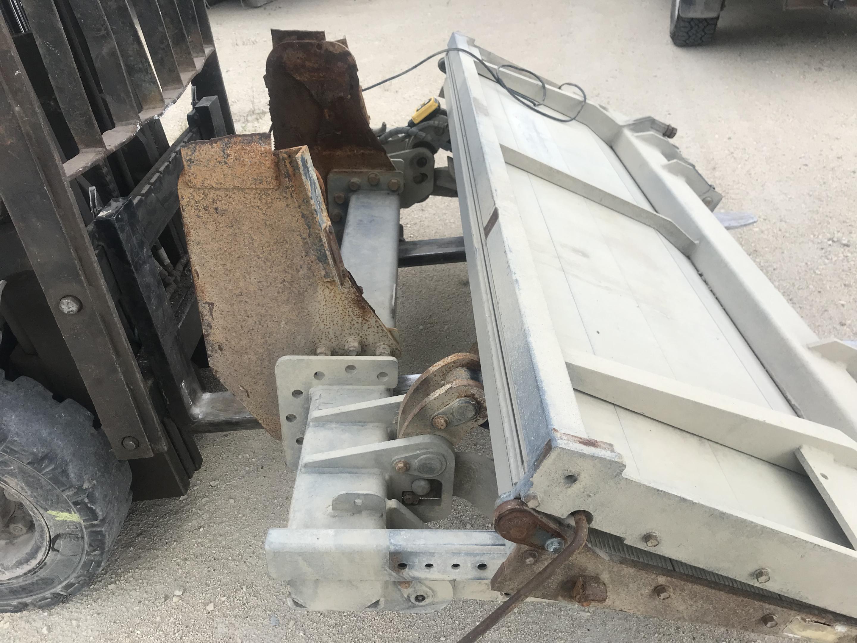 2022 Waltco Lift Gate