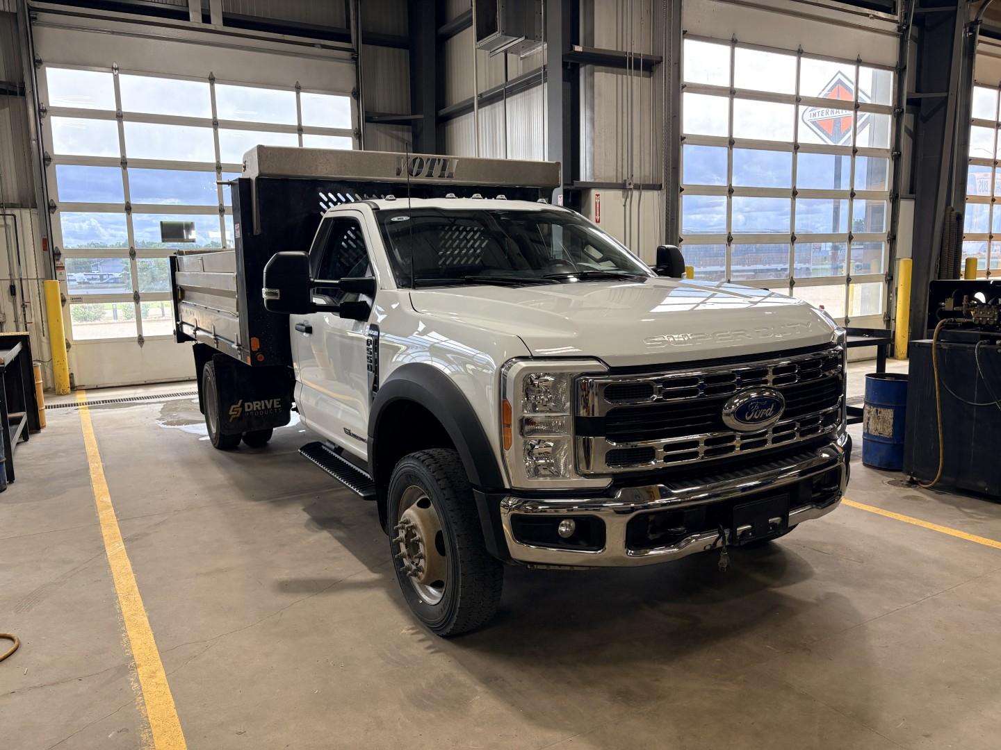 2023 Ford F550