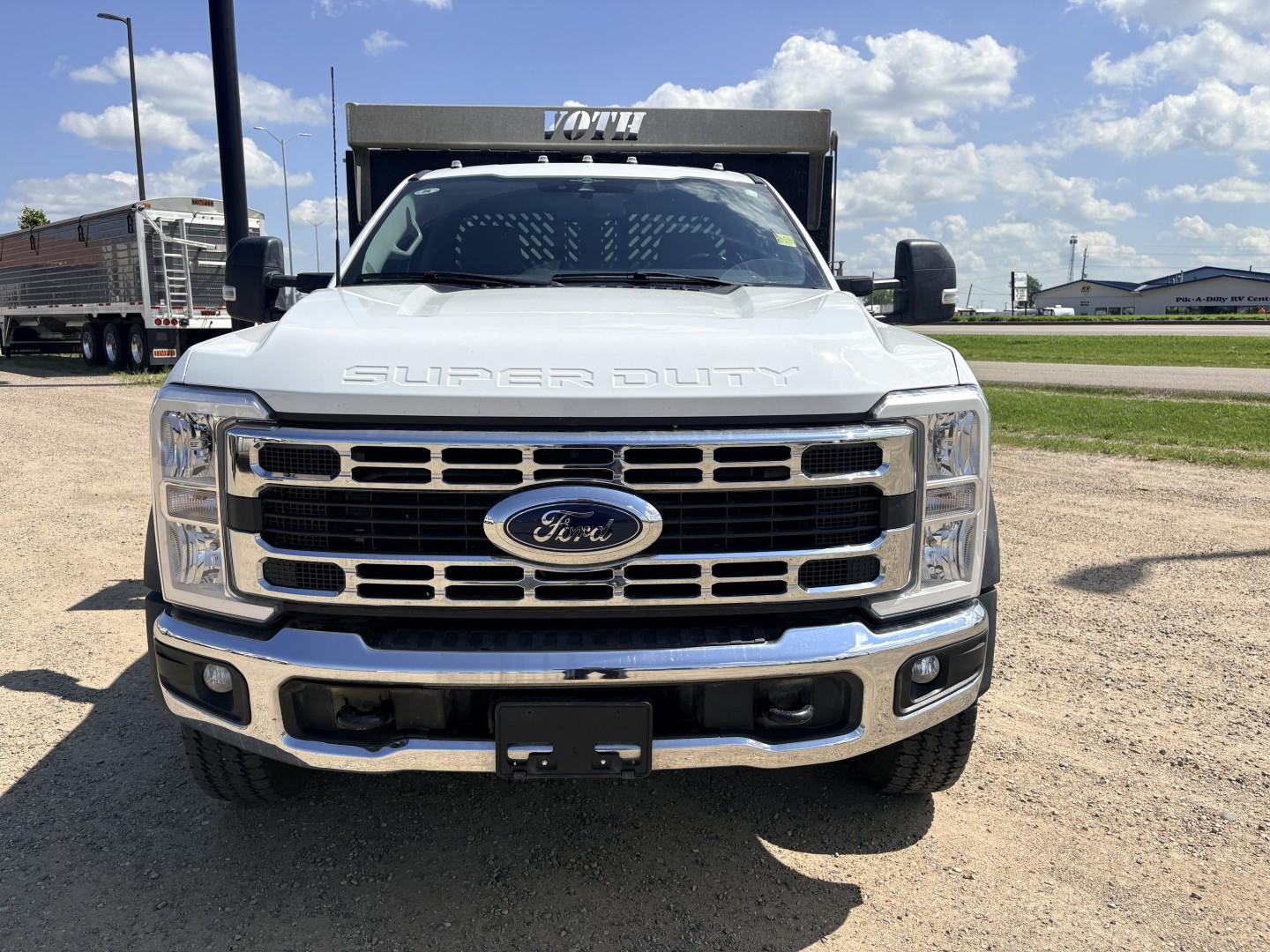 2023 Ford F550