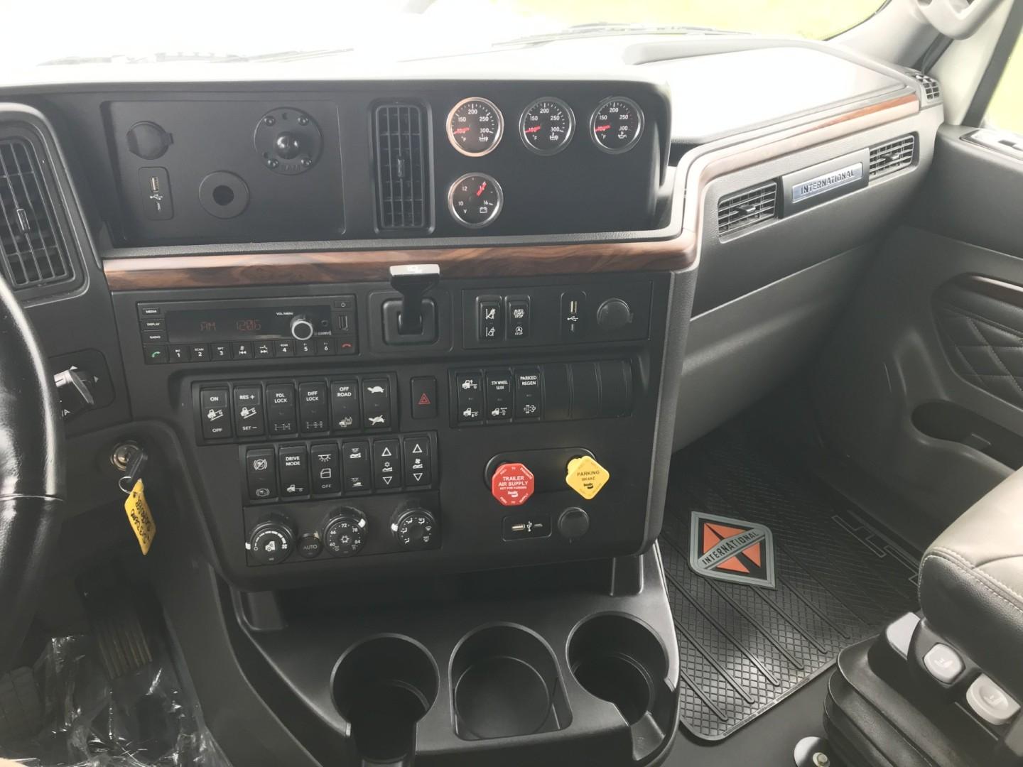 2025 International LT625 6X4