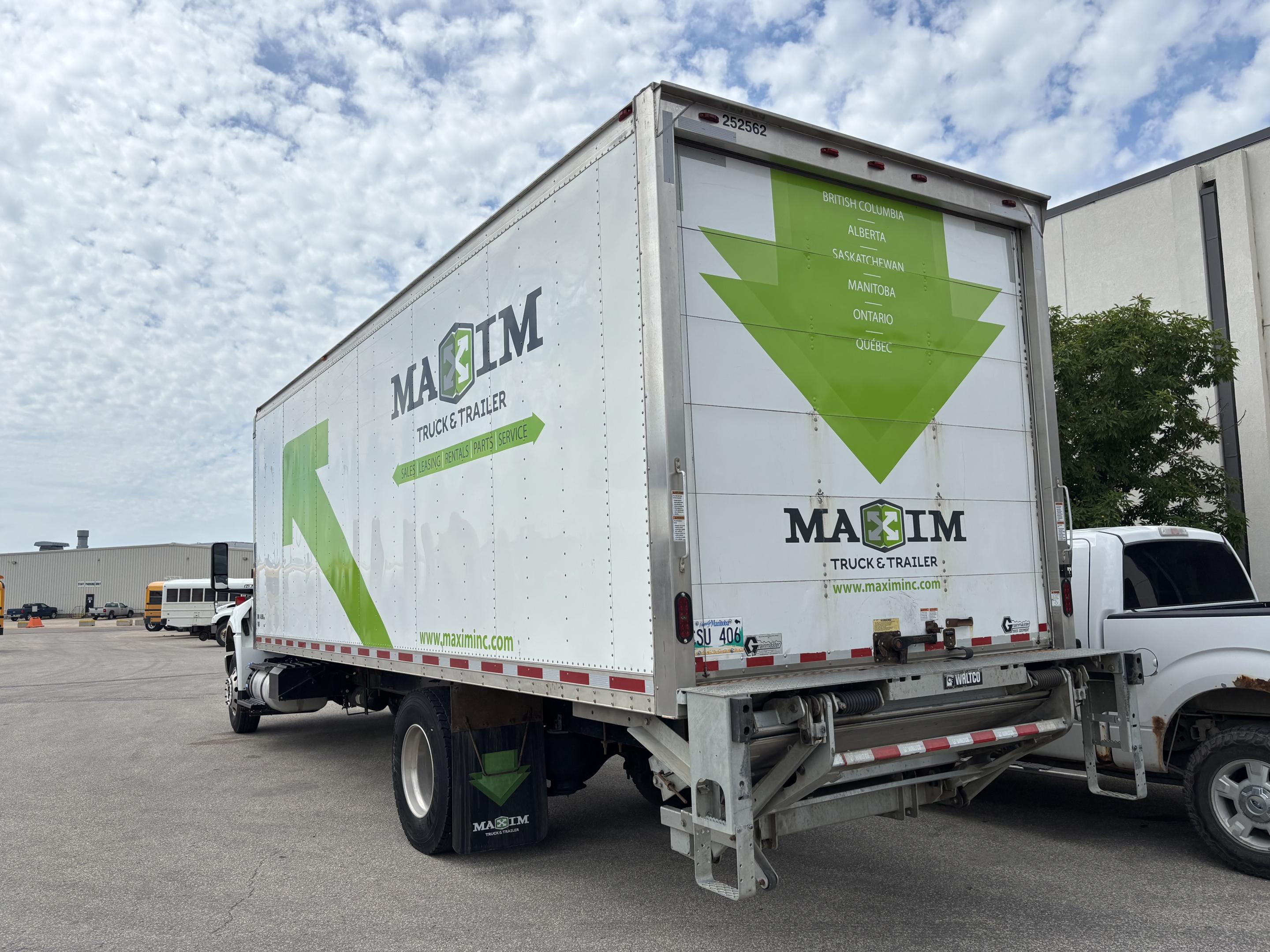 2025 International MV607 4X2 Dry Van