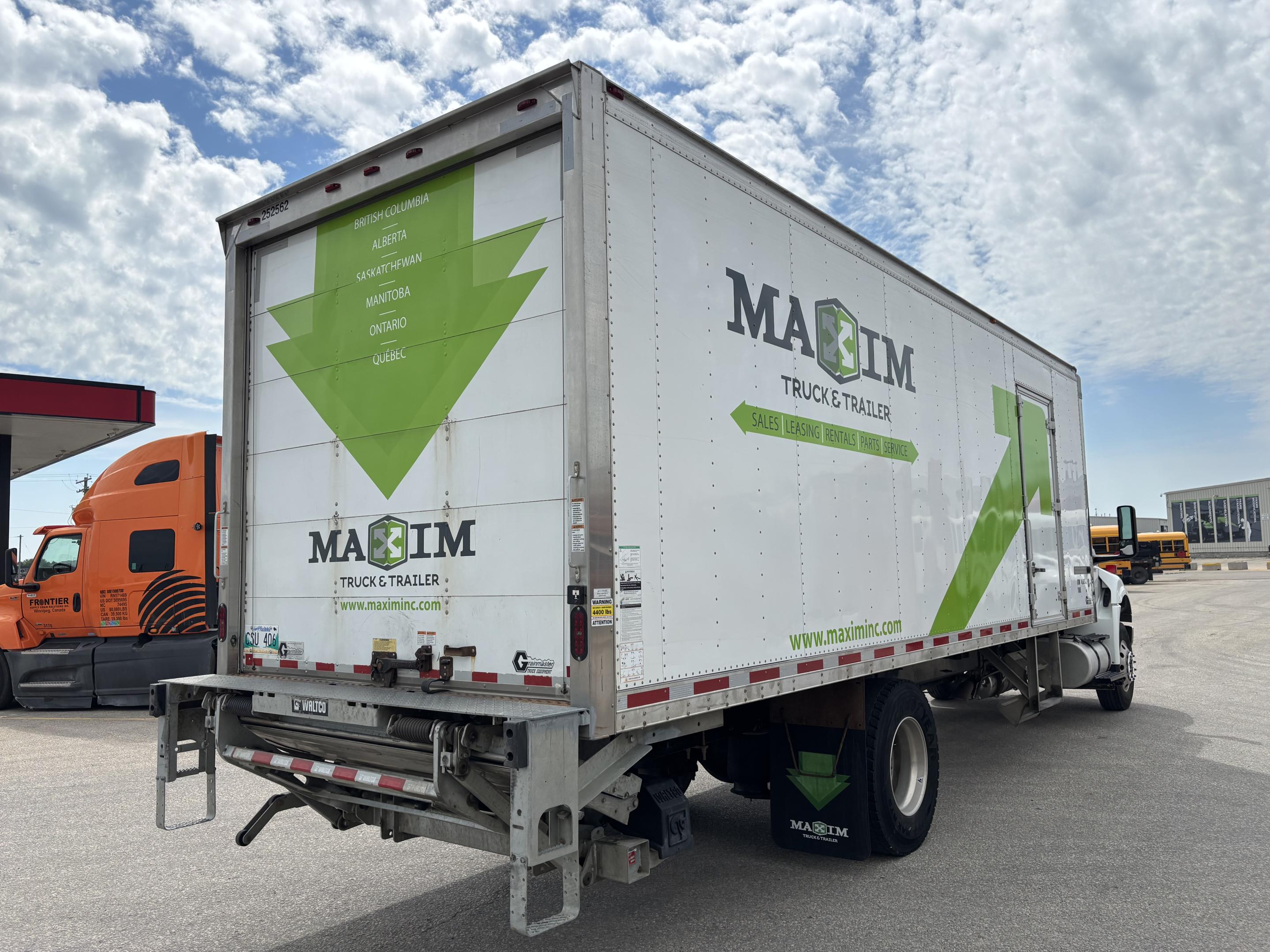 2025 International MV607 4X2 Dry Van