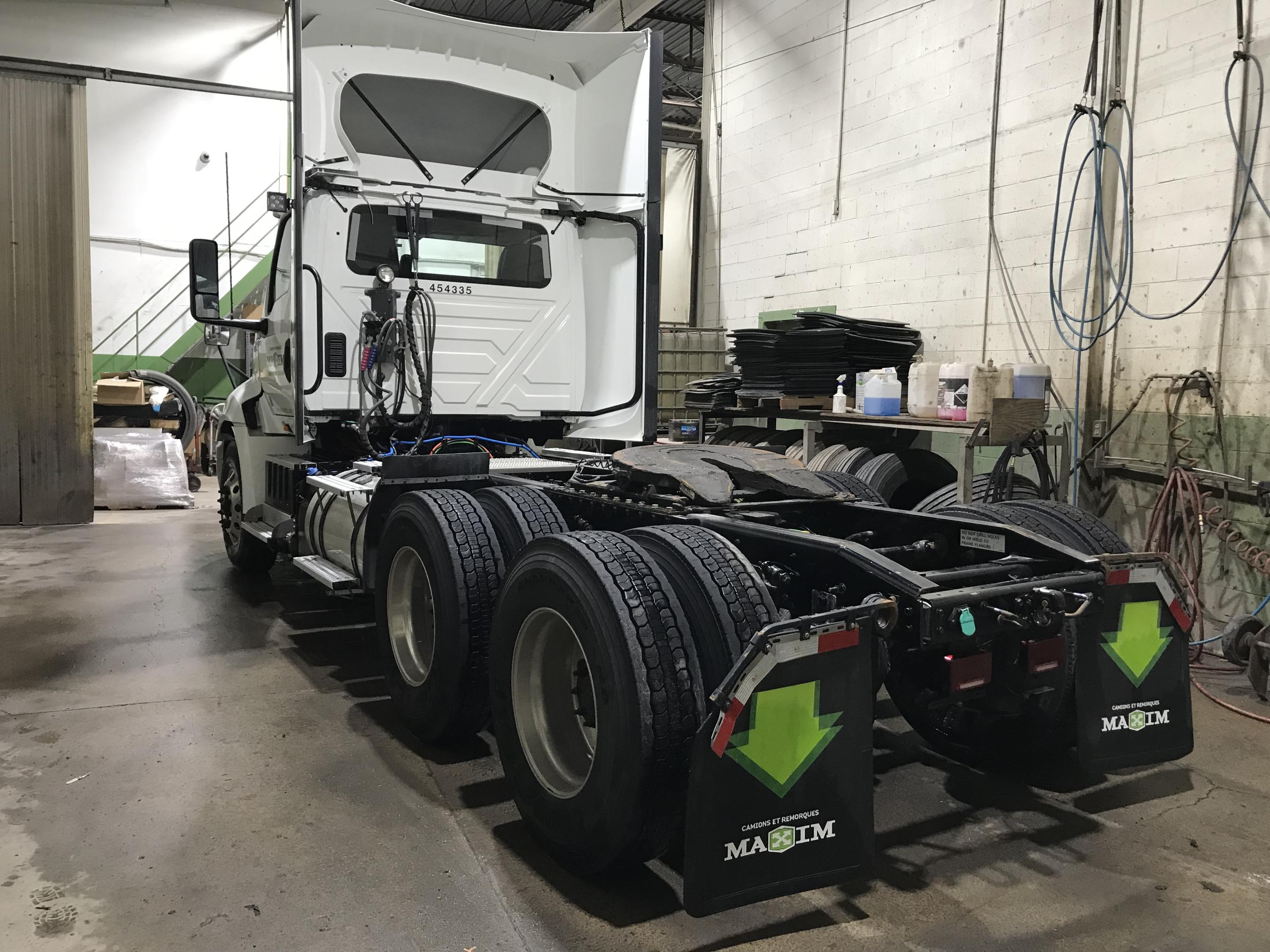 2025 International RH613 6X4