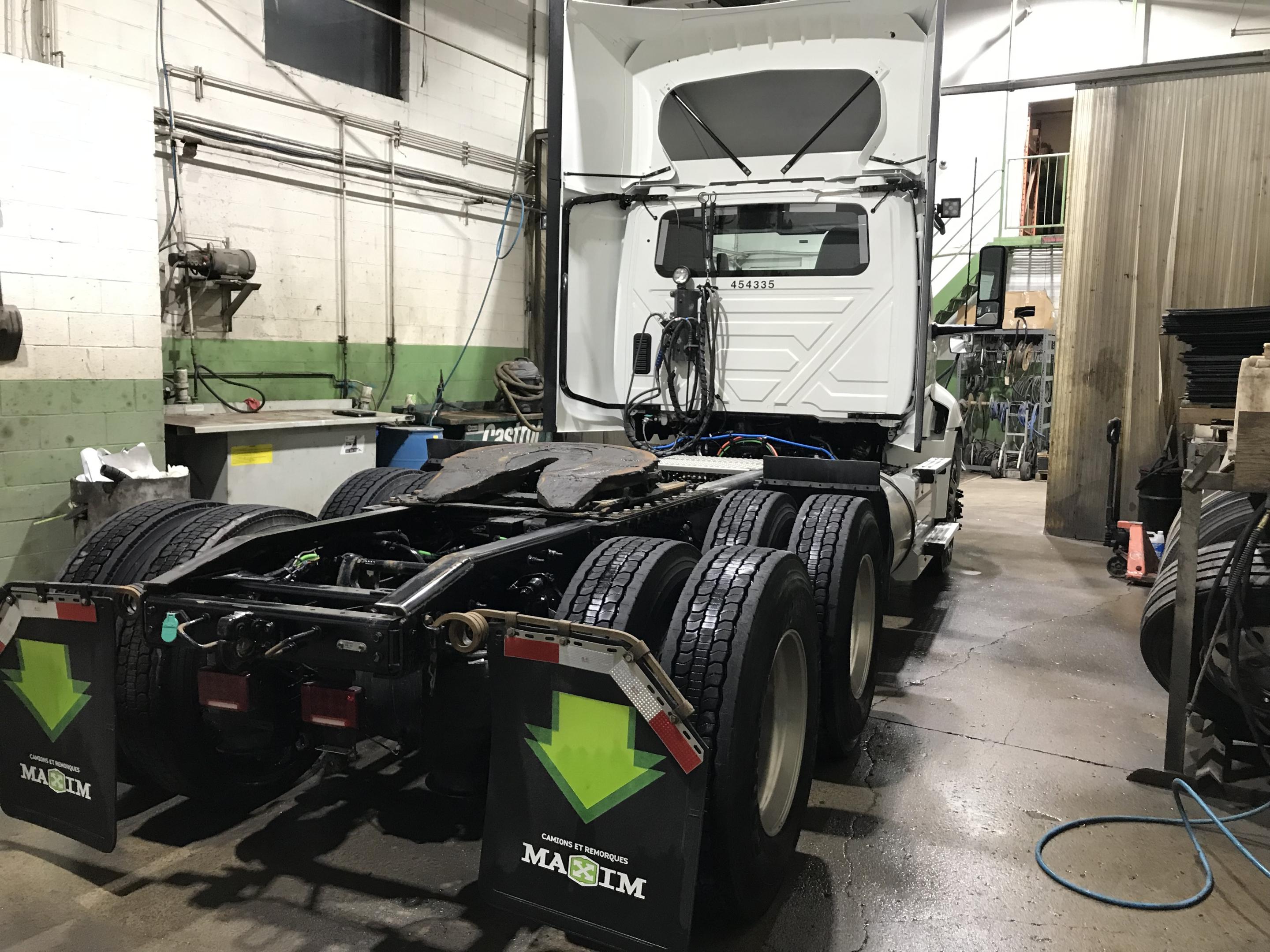 2025 International RH613 6X4