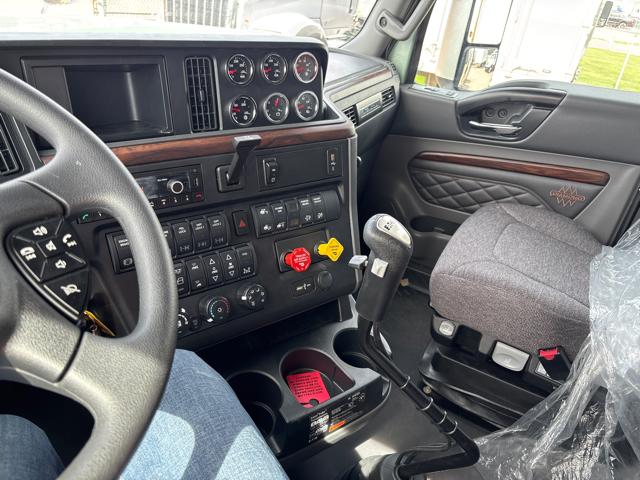 2027 International HX520 6X4