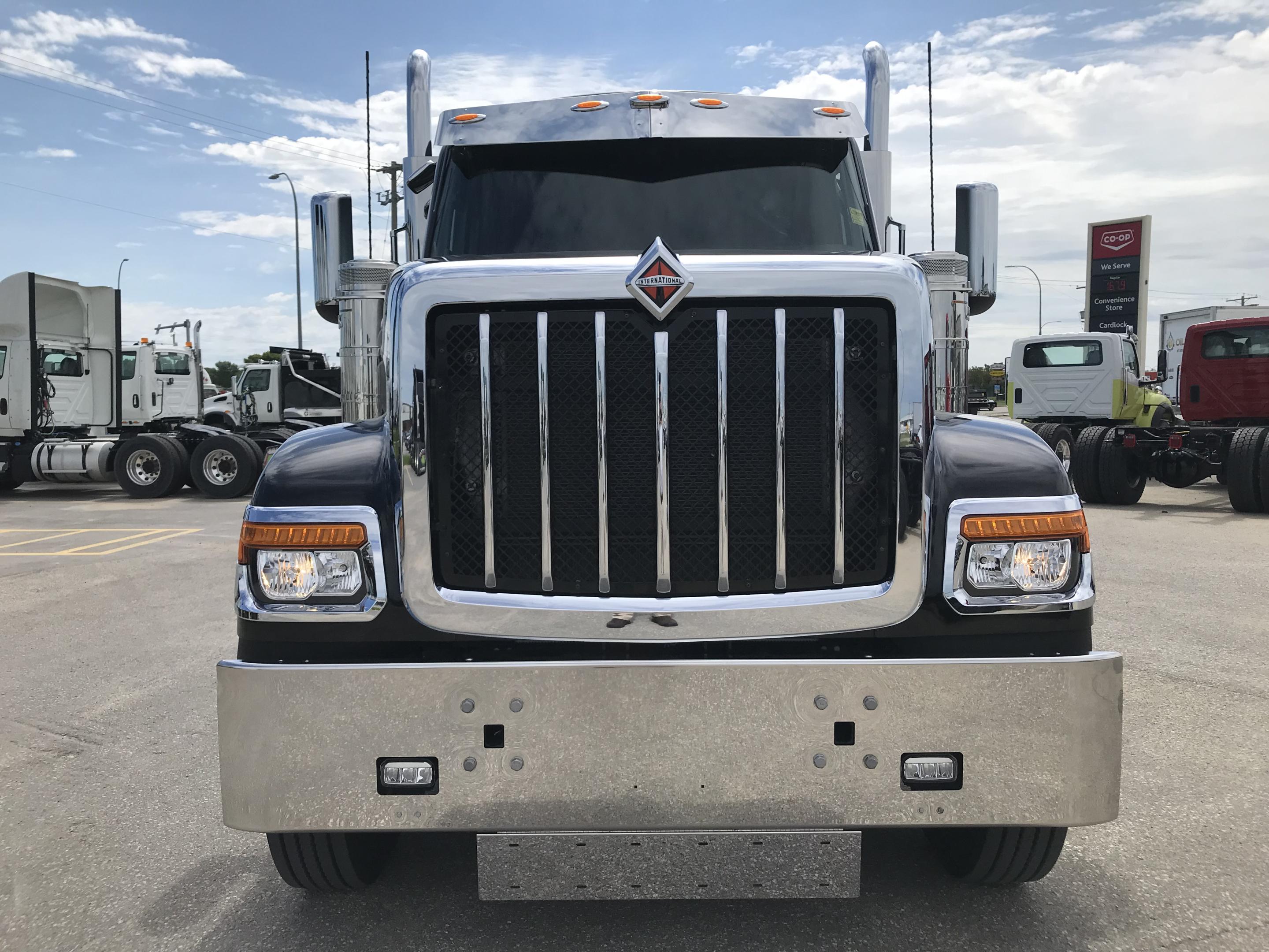 2027 International HX520 6X4