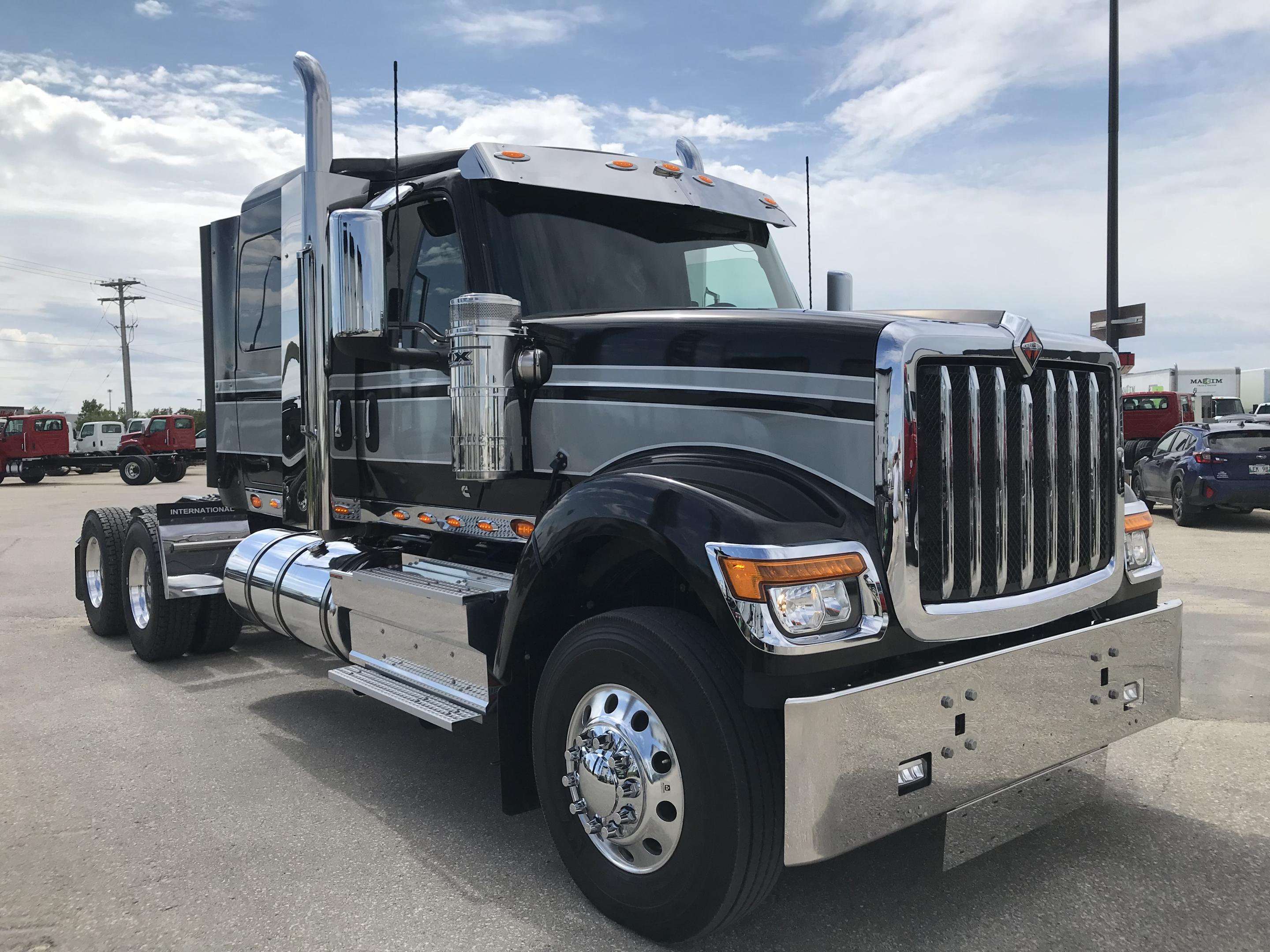 2027 International HX520 6X4